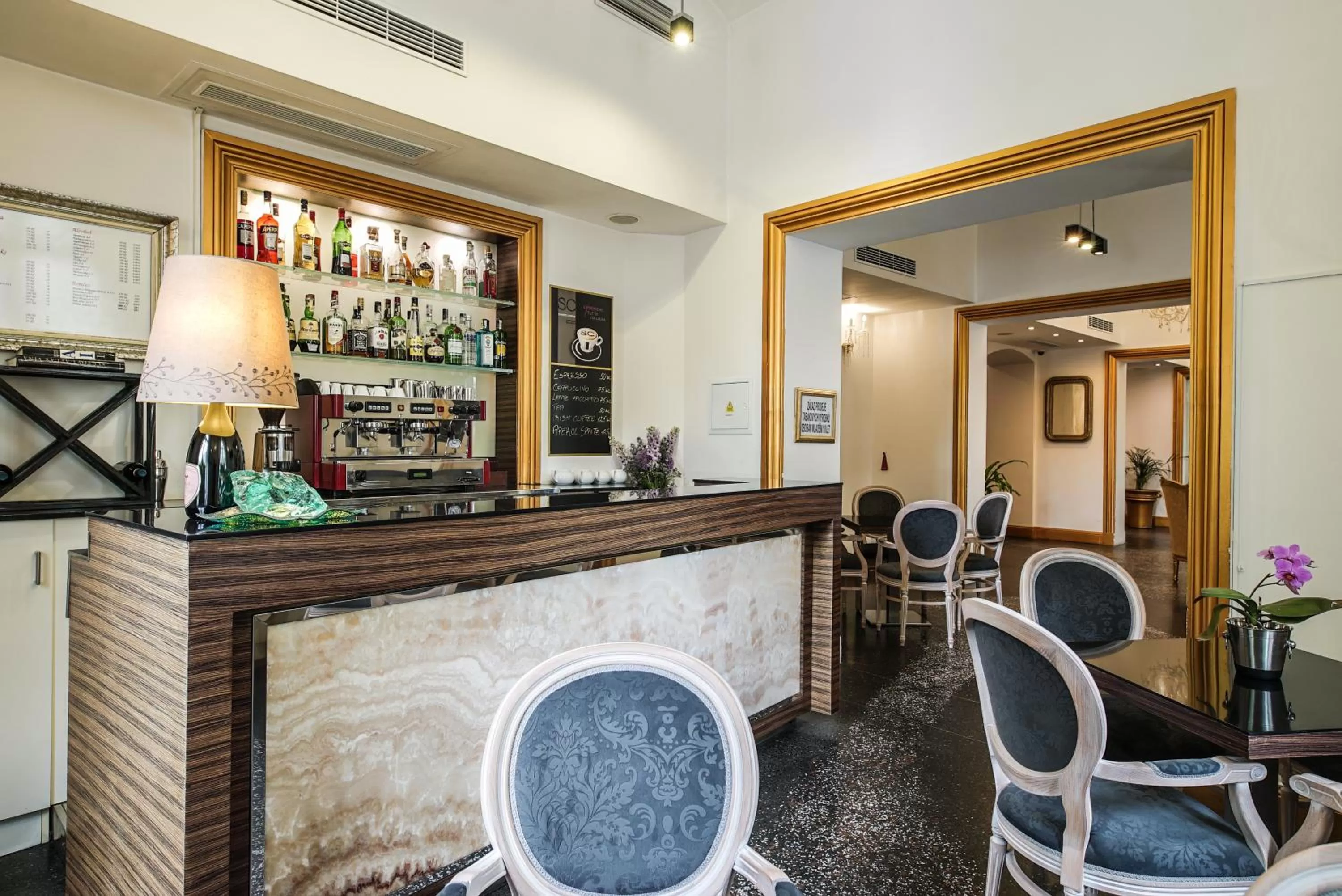 Lounge or bar in Hotel Assenzio Prague