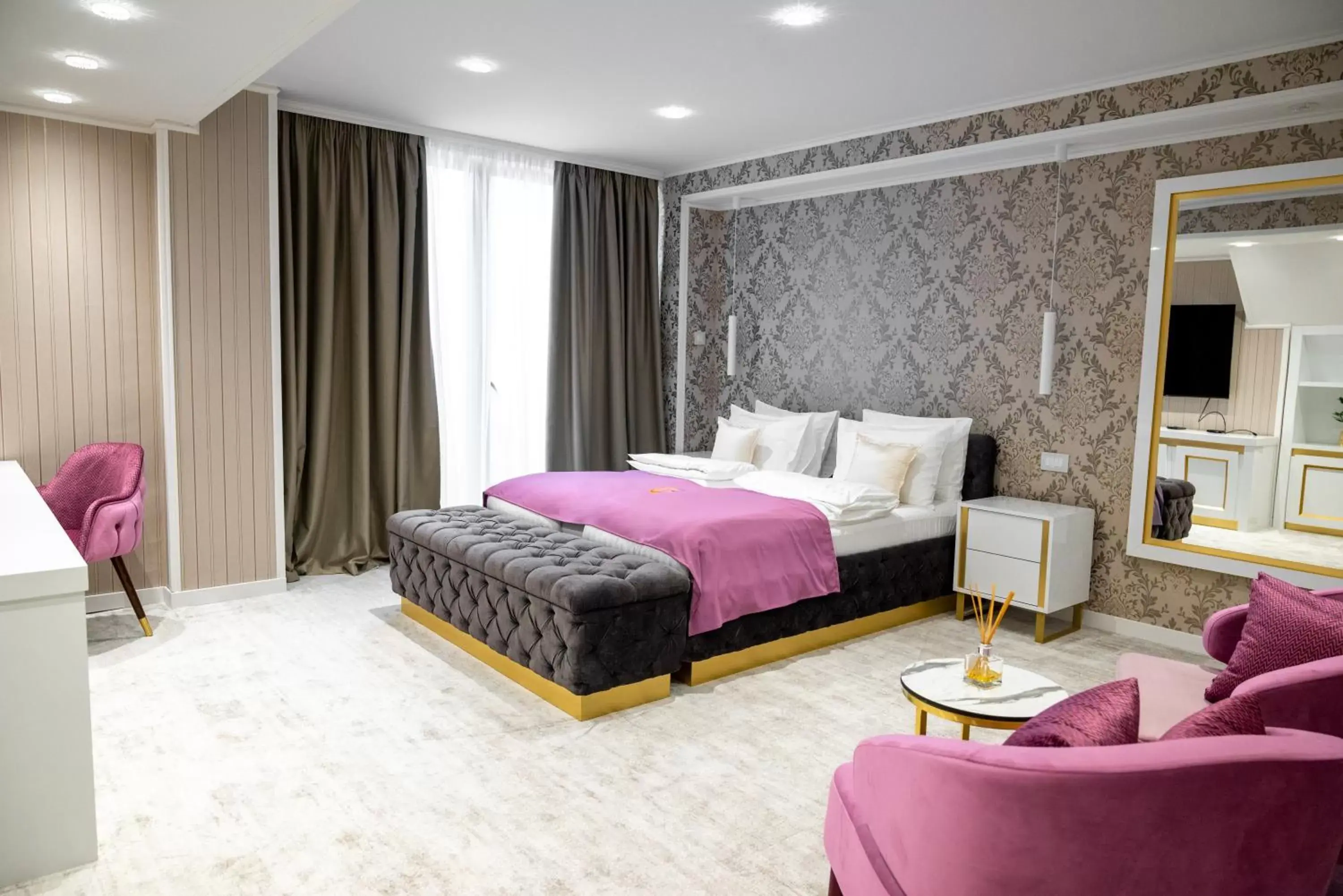 Deluxe Double Room with Balcony in Queen Palace Deluxe Double Room with Balcony in Queen Palace