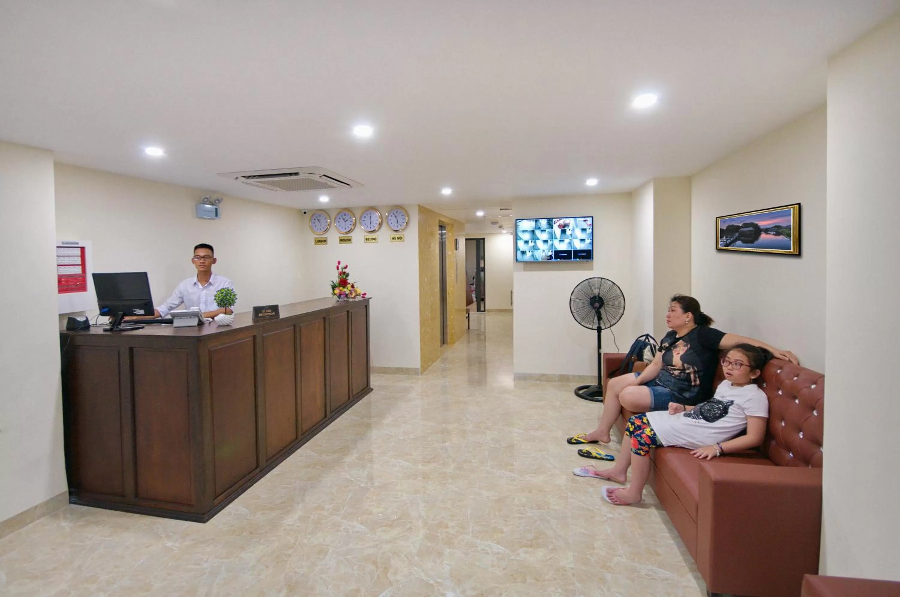 Lobby or reception in Harvey Hotel & Apartments