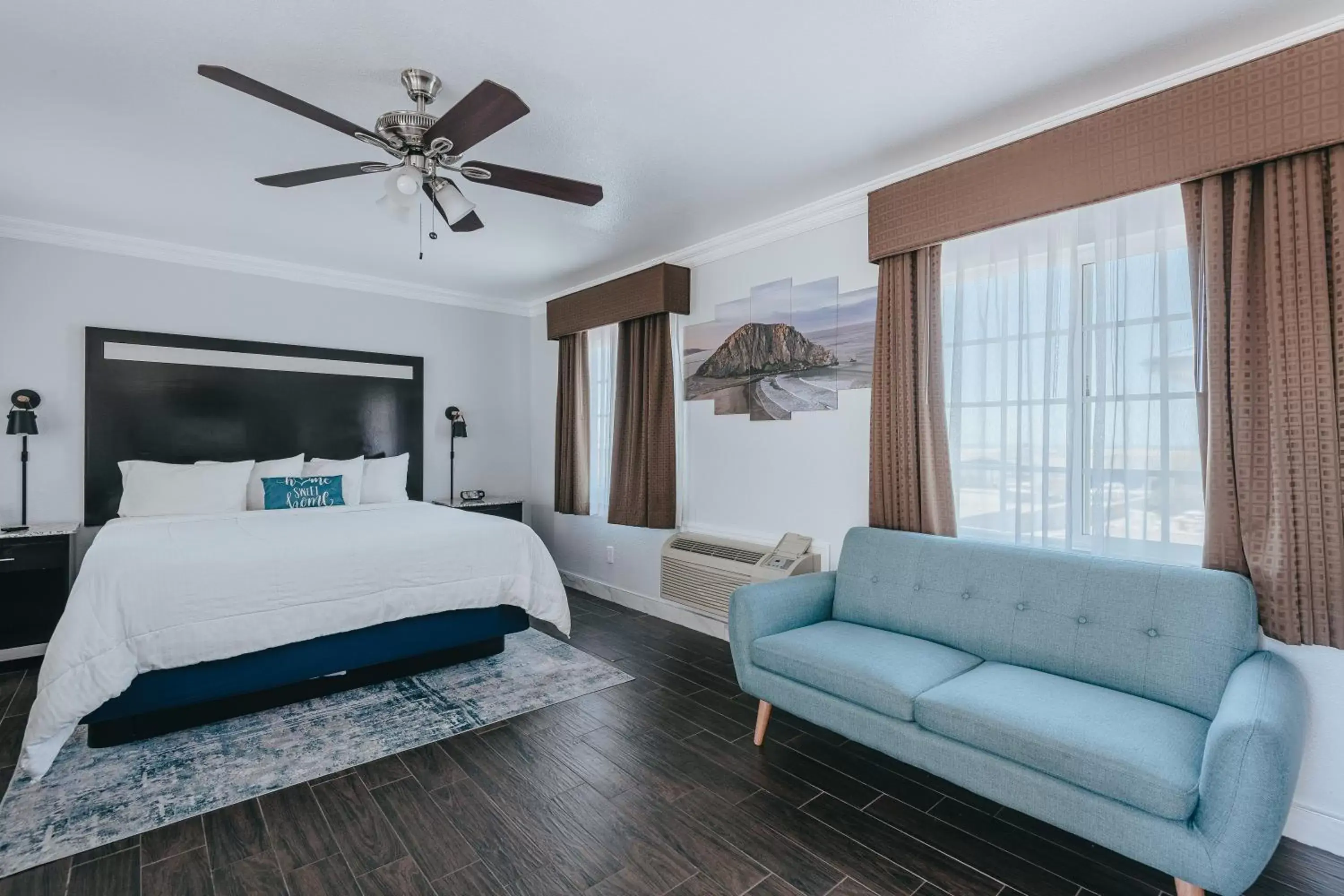 Deluxe Junior King Suite - Downstairs, Non-Smoking, No Pets in Sea Air Inn & Suites - Downtown - Restaurant Row Deluxe Junior King Suite - Downstairs, Non-Smoking, No Pets in Sea Air Inn & Suites - Downtown - Restaurant Row