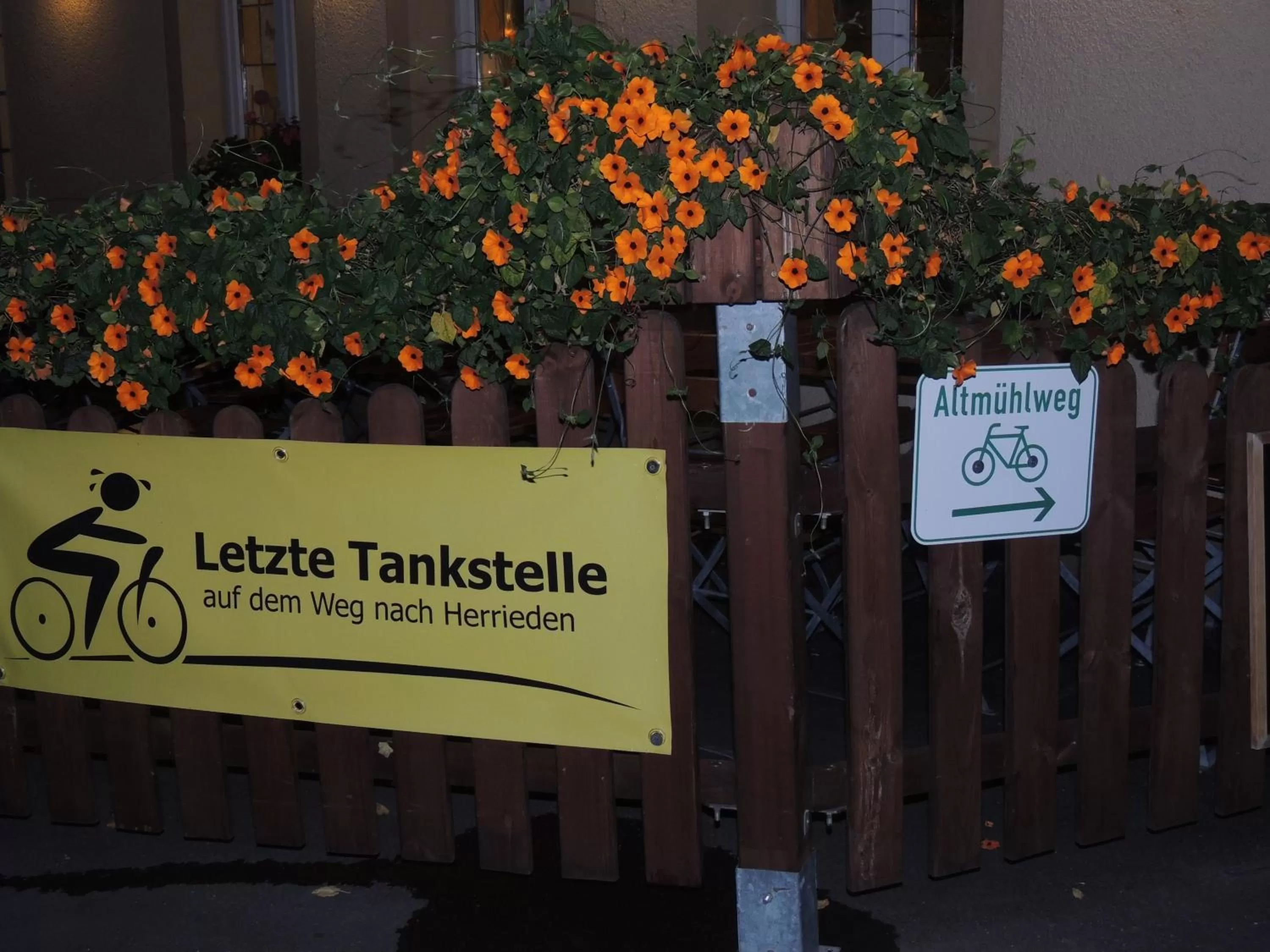 Facade/entrance in Hotel-Gasthof Neue Post