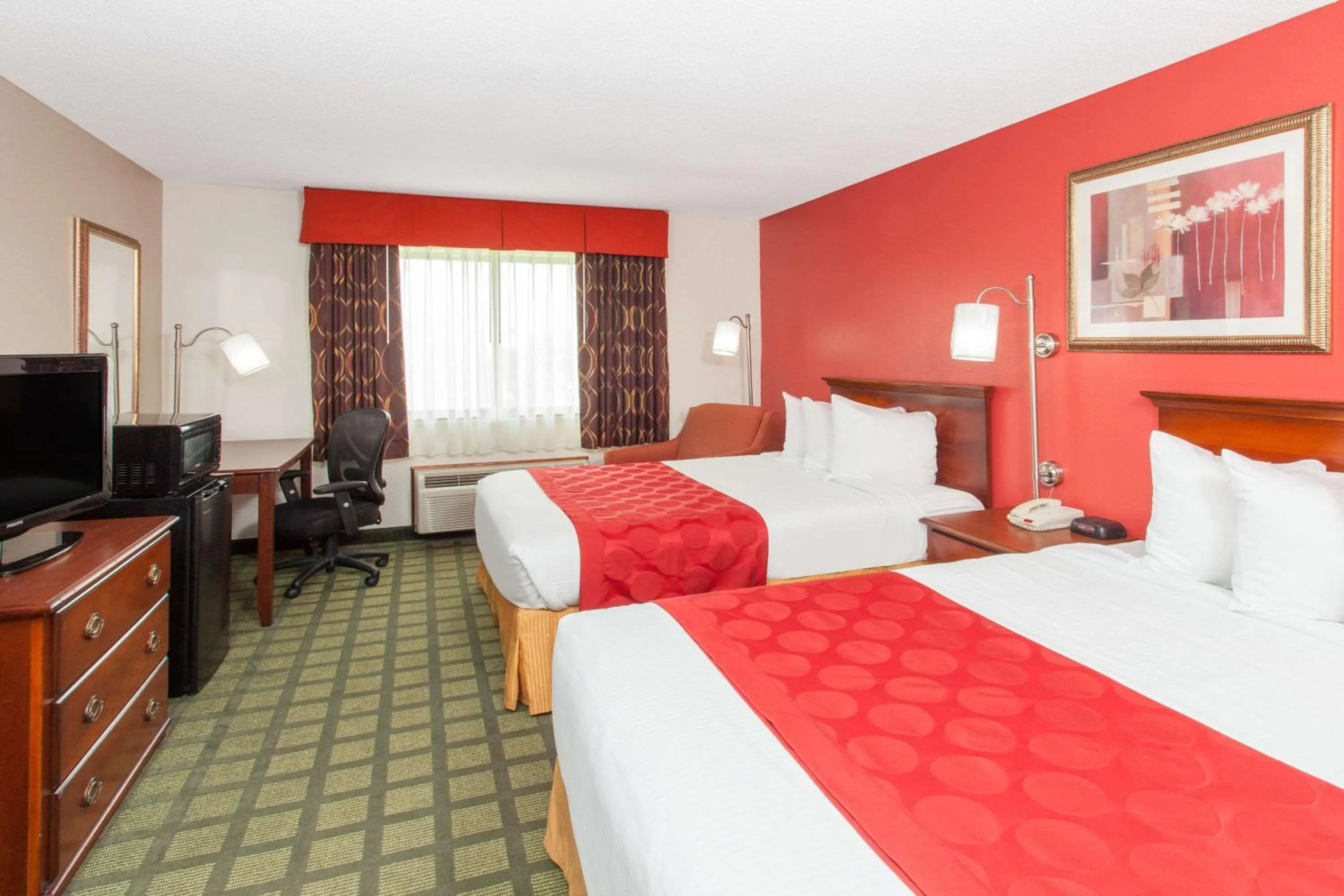 Photo of the whole room, Bed in Ramada Limited Decatur