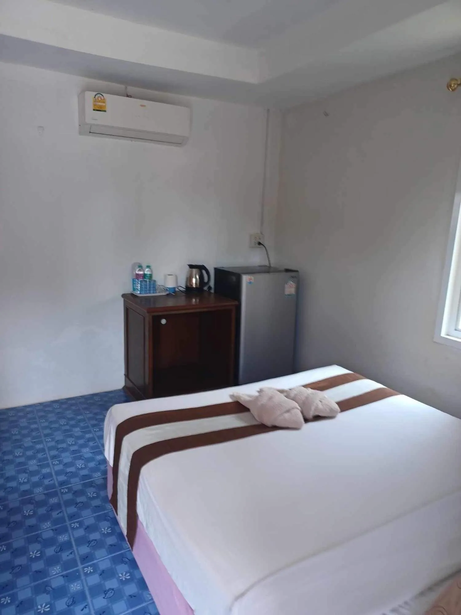 Bed in Lanta Paradise Beach Resort