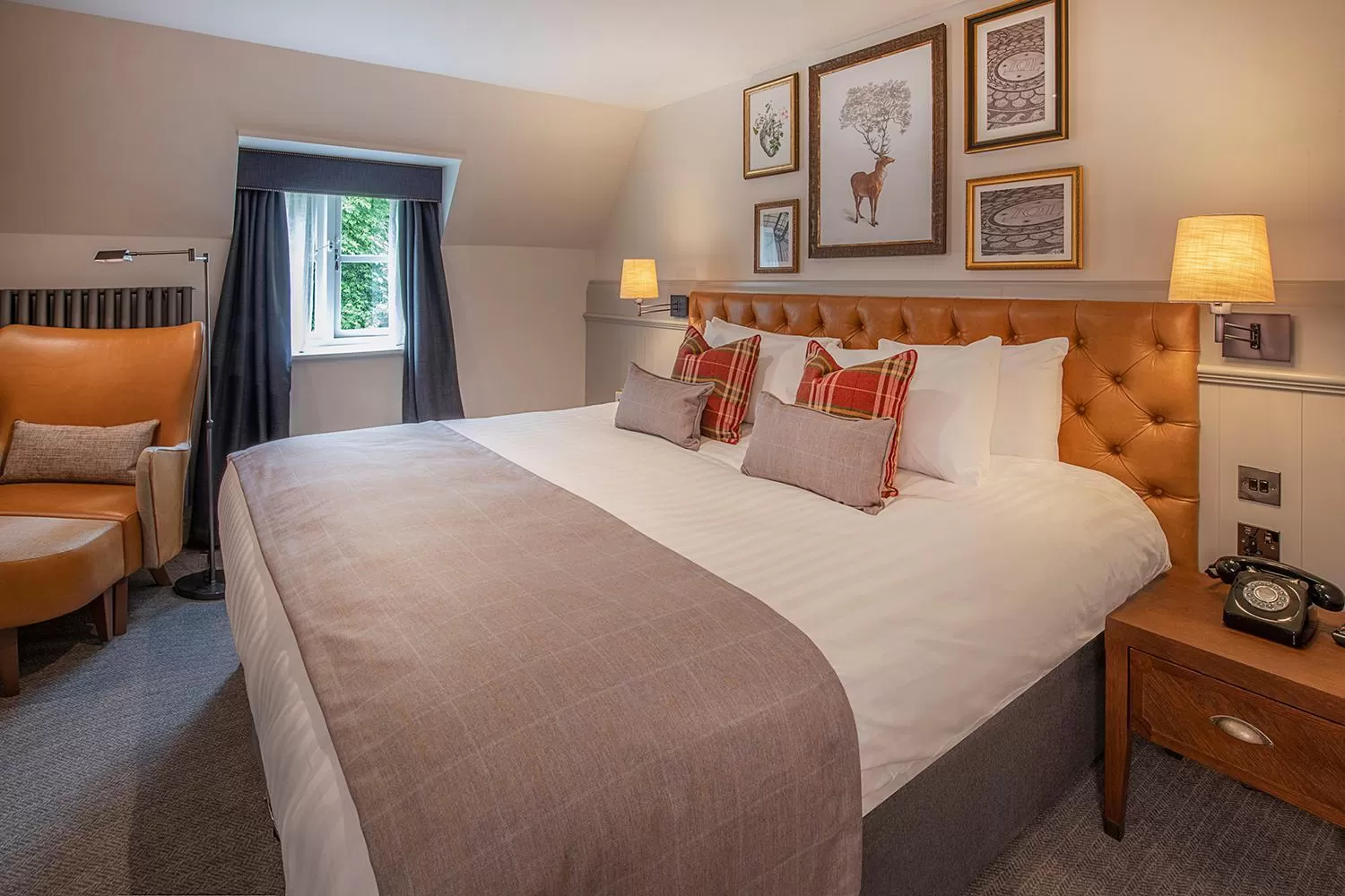 Bedroom, Bed in De Vere Tortworth Court