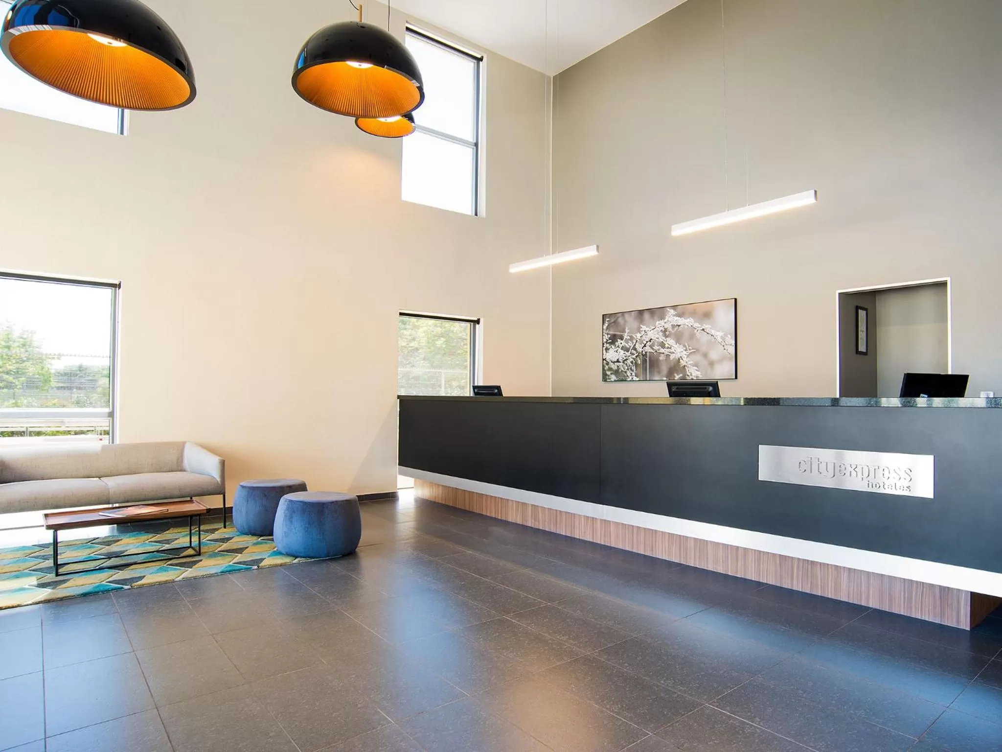 Lobby or reception in City Express by Marriott Santiago Aeropuerto