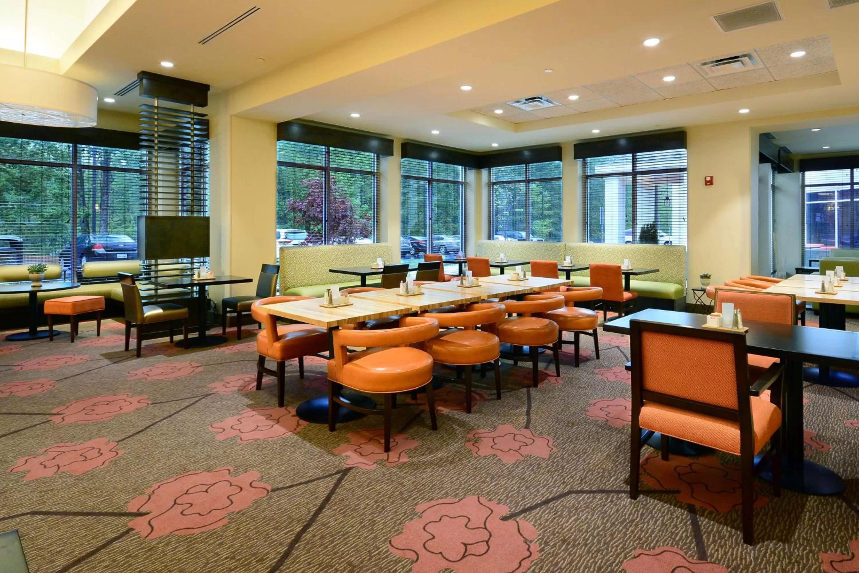 Restaurant/places to eat in Hilton Garden Inn Greensboro Airport