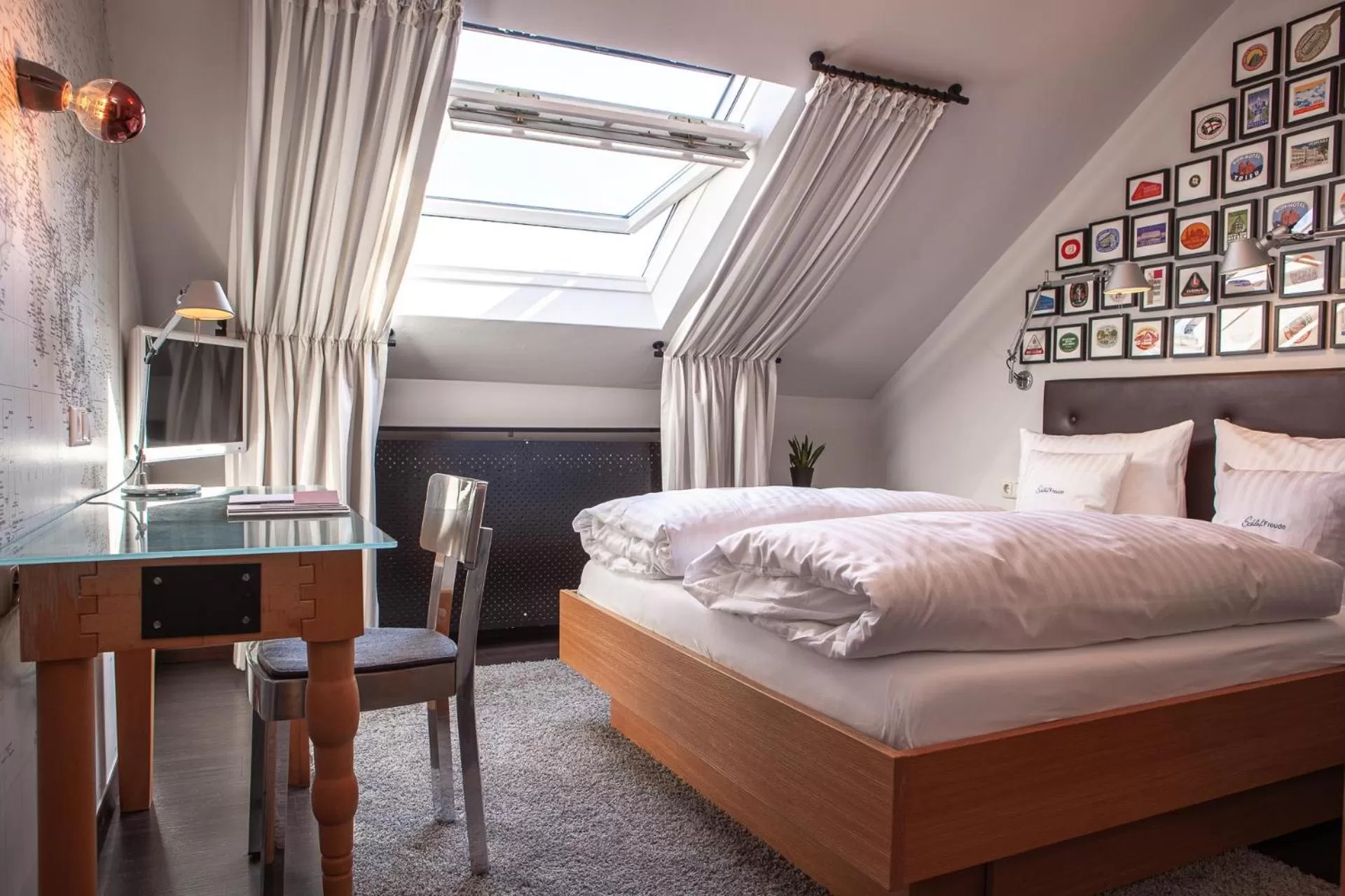 Photo of the whole room, Bed in Romantikhotel Rebstock art & design