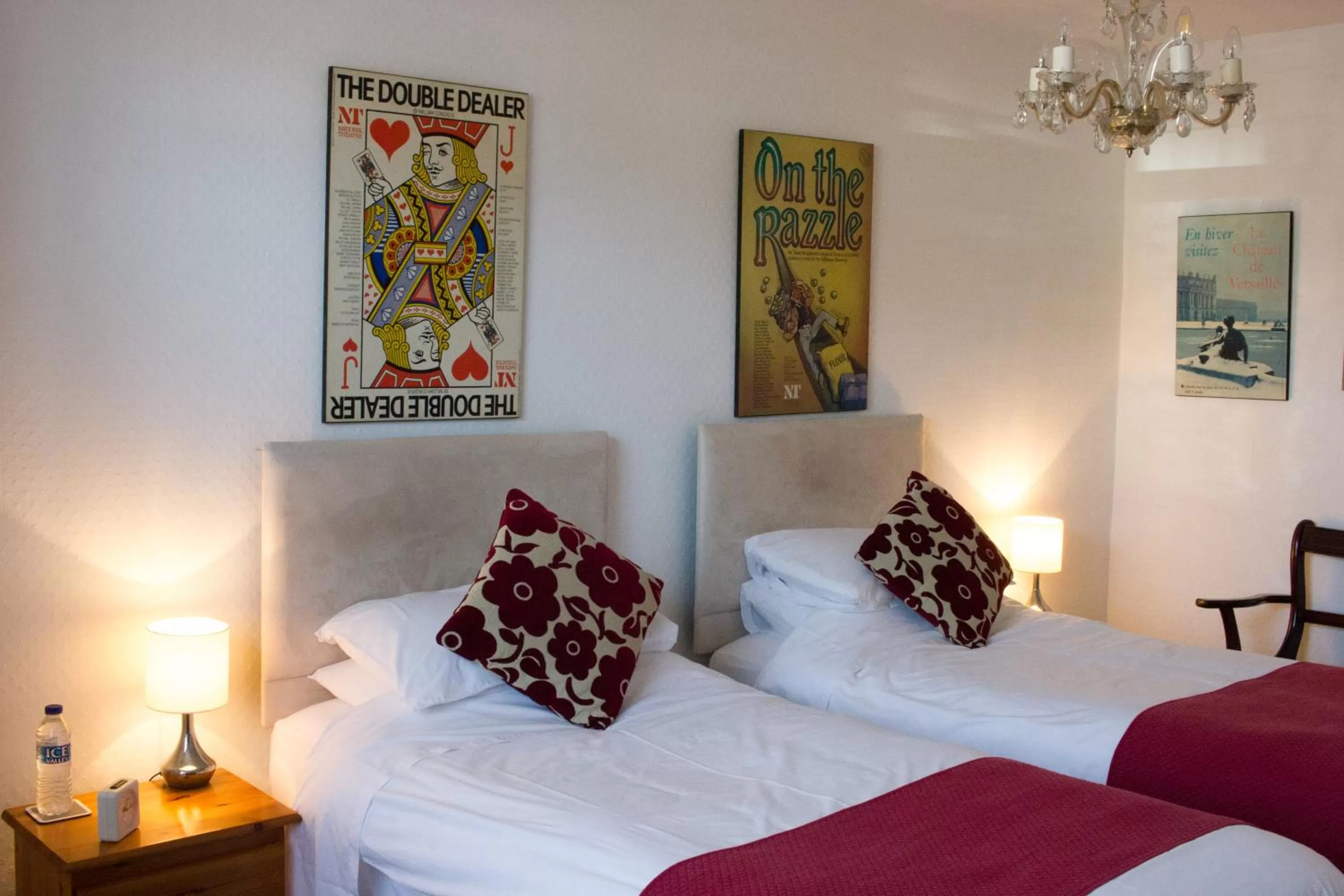 Bedroom, Bed in Moss Cottage
