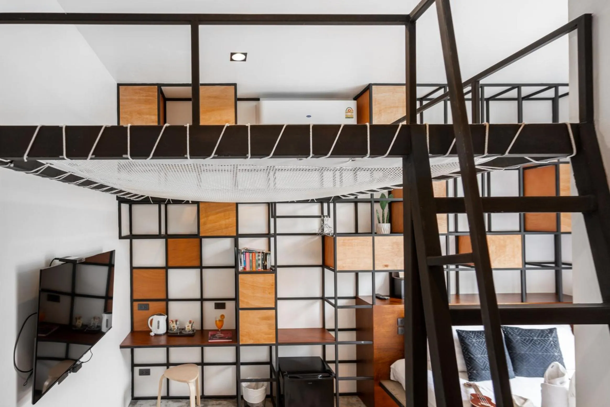 Property building in Book a Bed Poshtel - SHA Plus