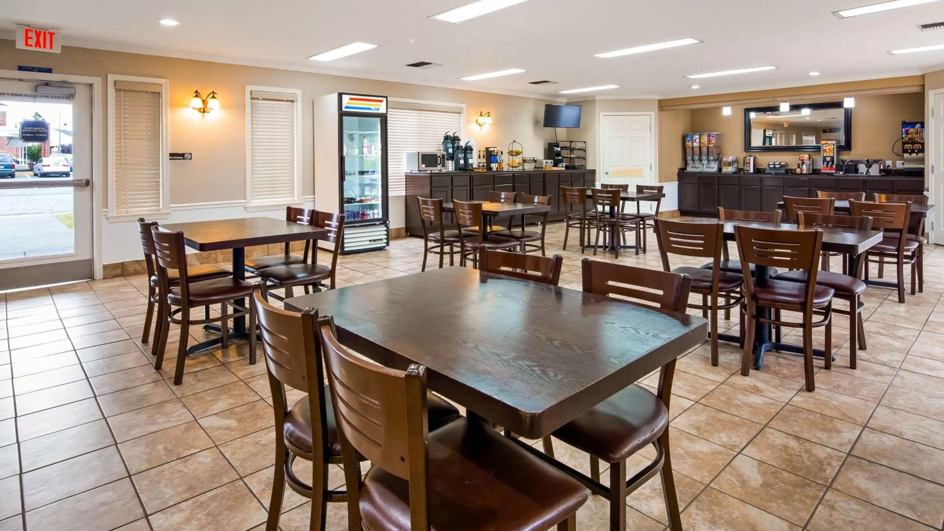 Restaurant/places to eat in Best Western Lakewood- Historic Landmark