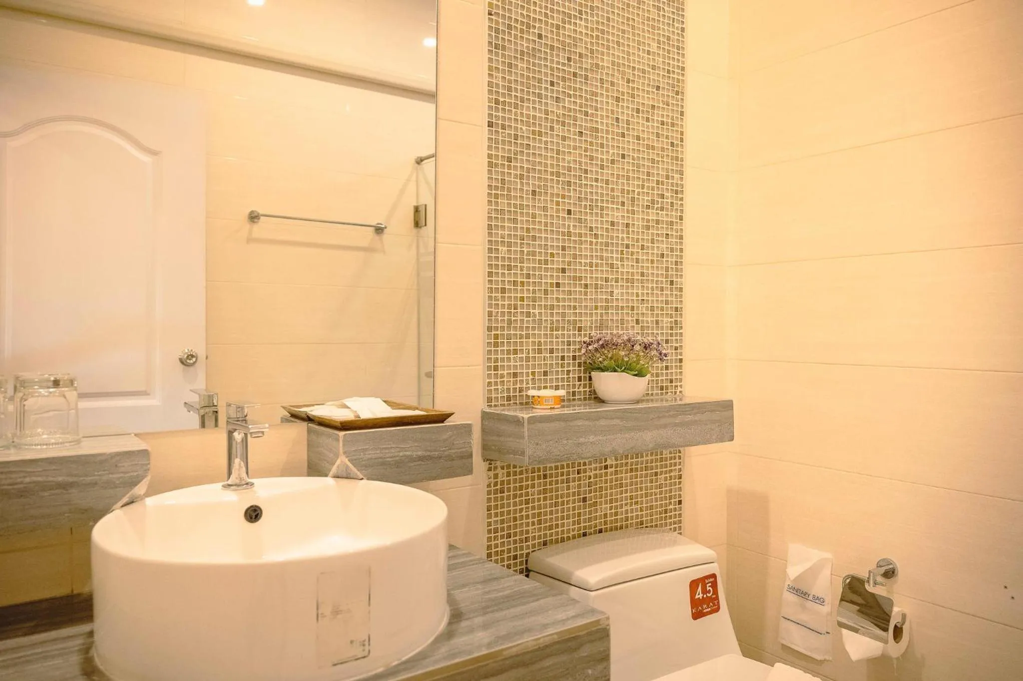 Bathroom in AU Place Hotel