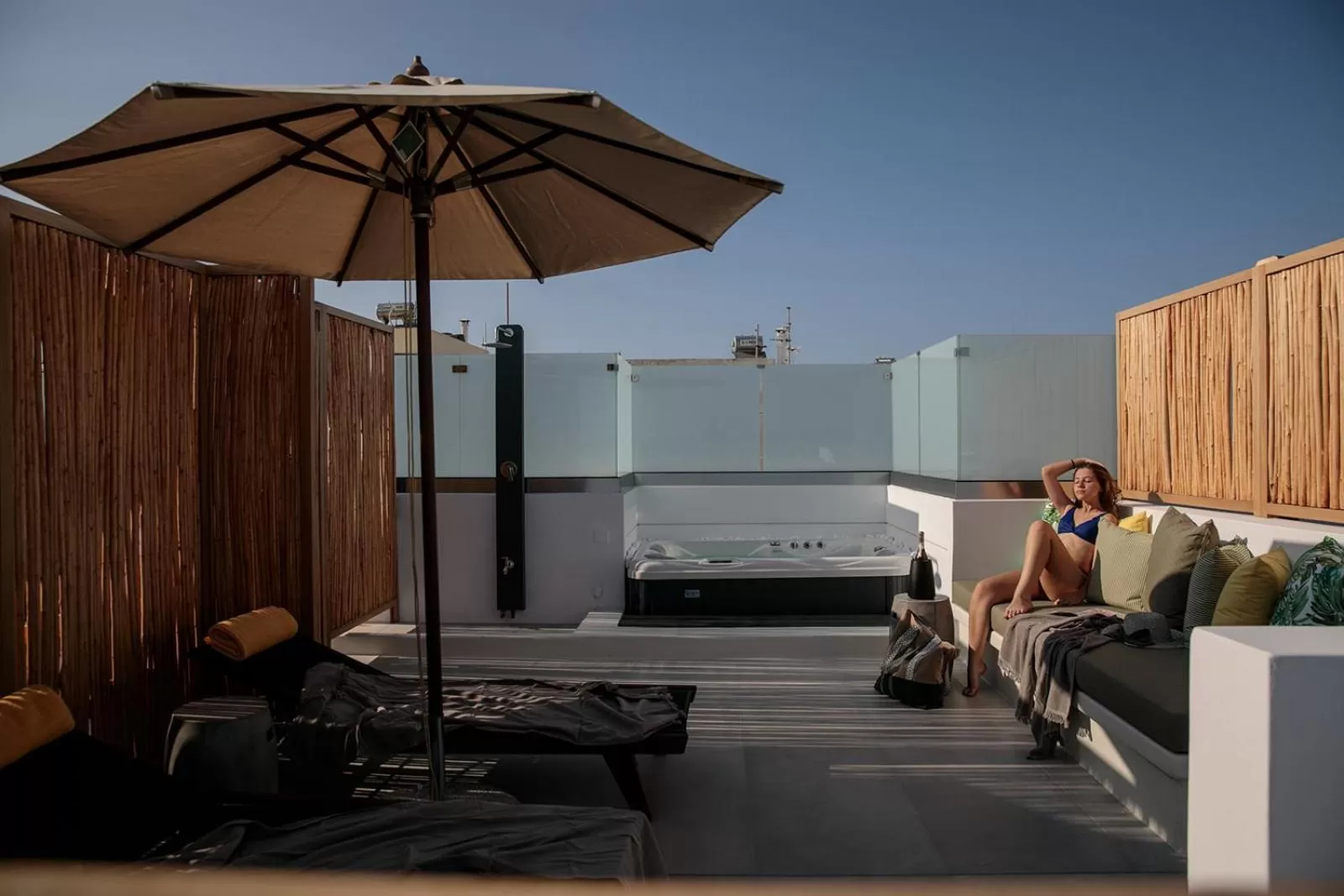 Hot Tub in "Makava Suites" Your Luxe Urban Sanctuary