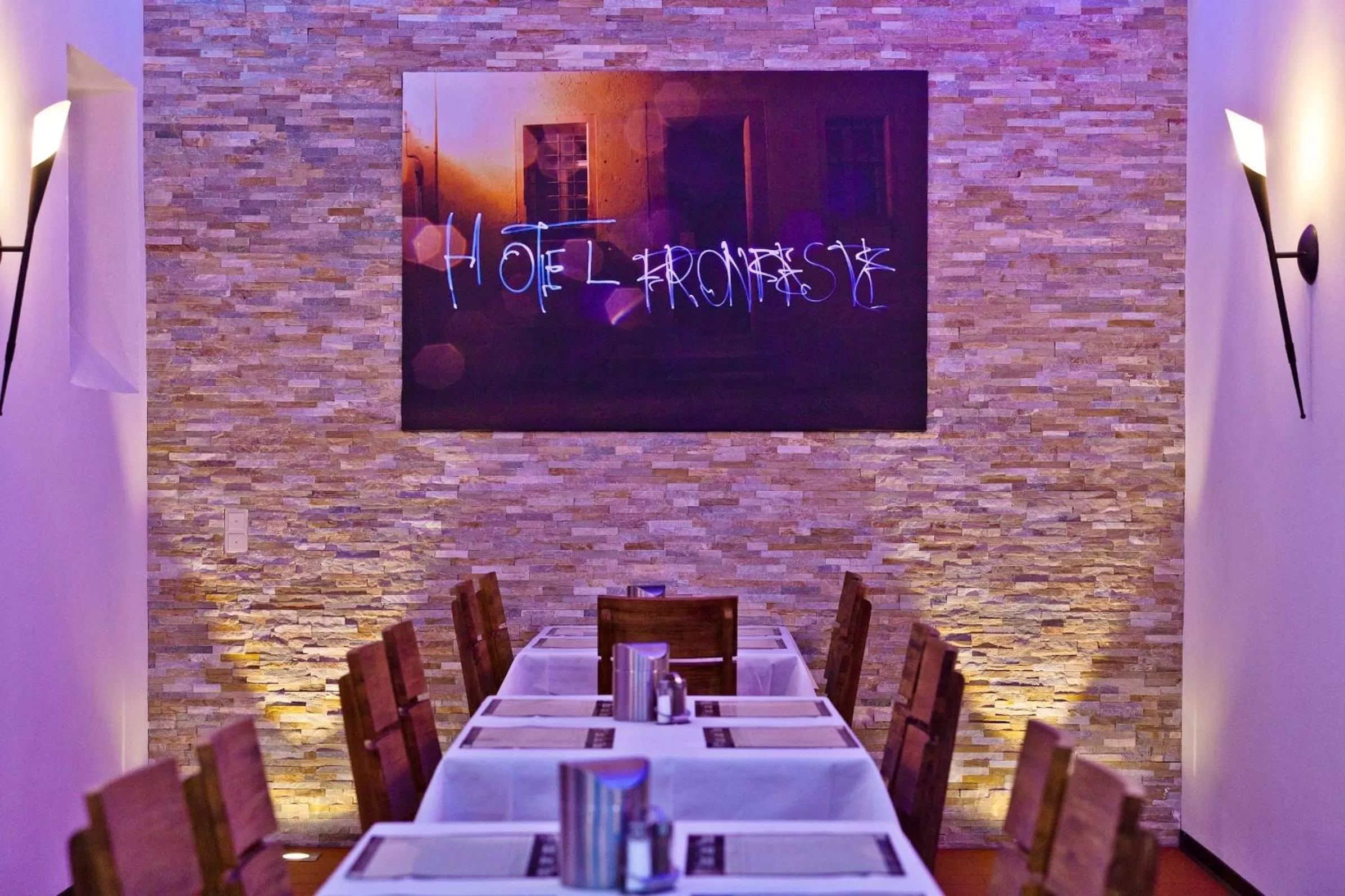 Dining area in Knast-Hotel Fronfeste