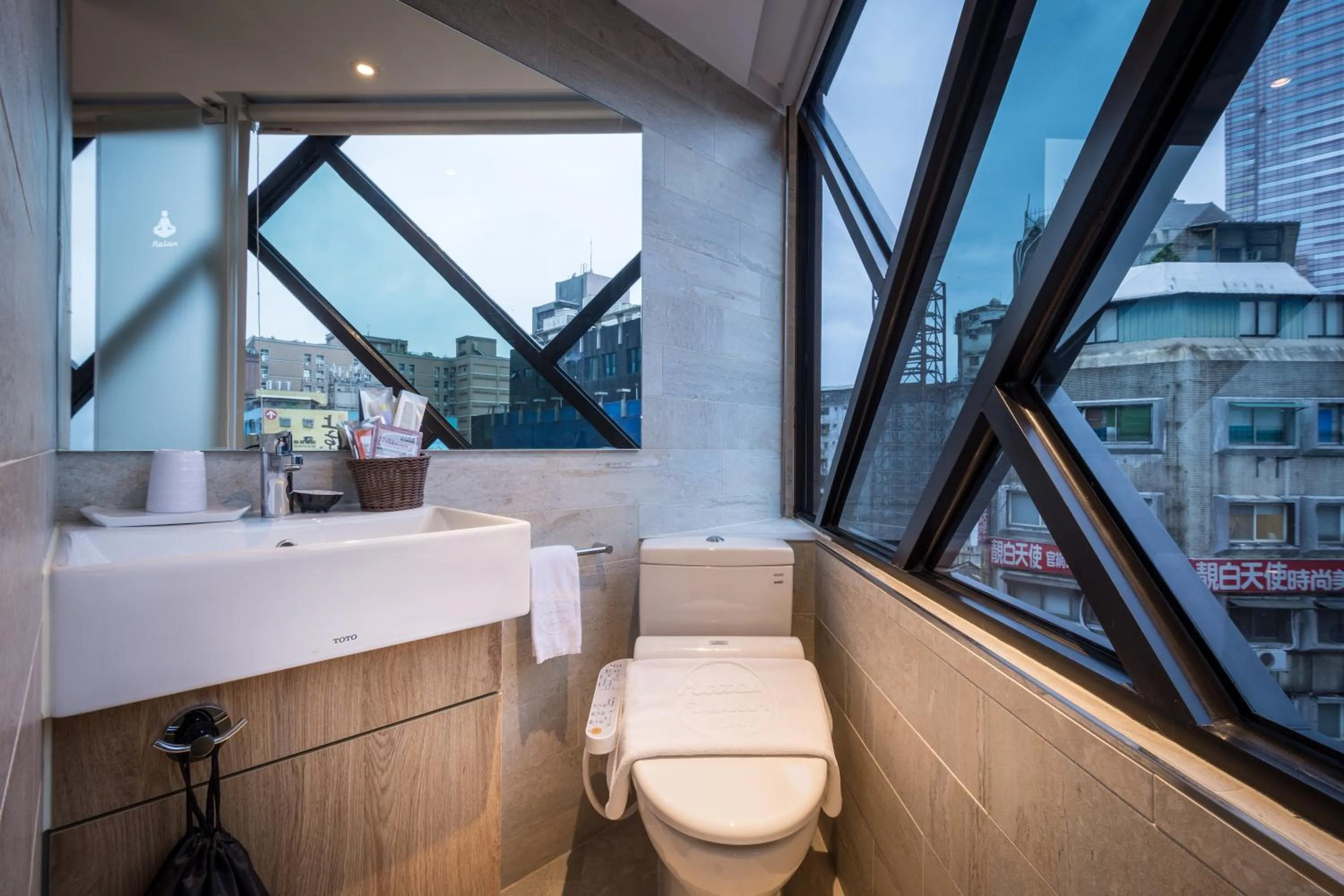 Toilet in Hotel Relax 5