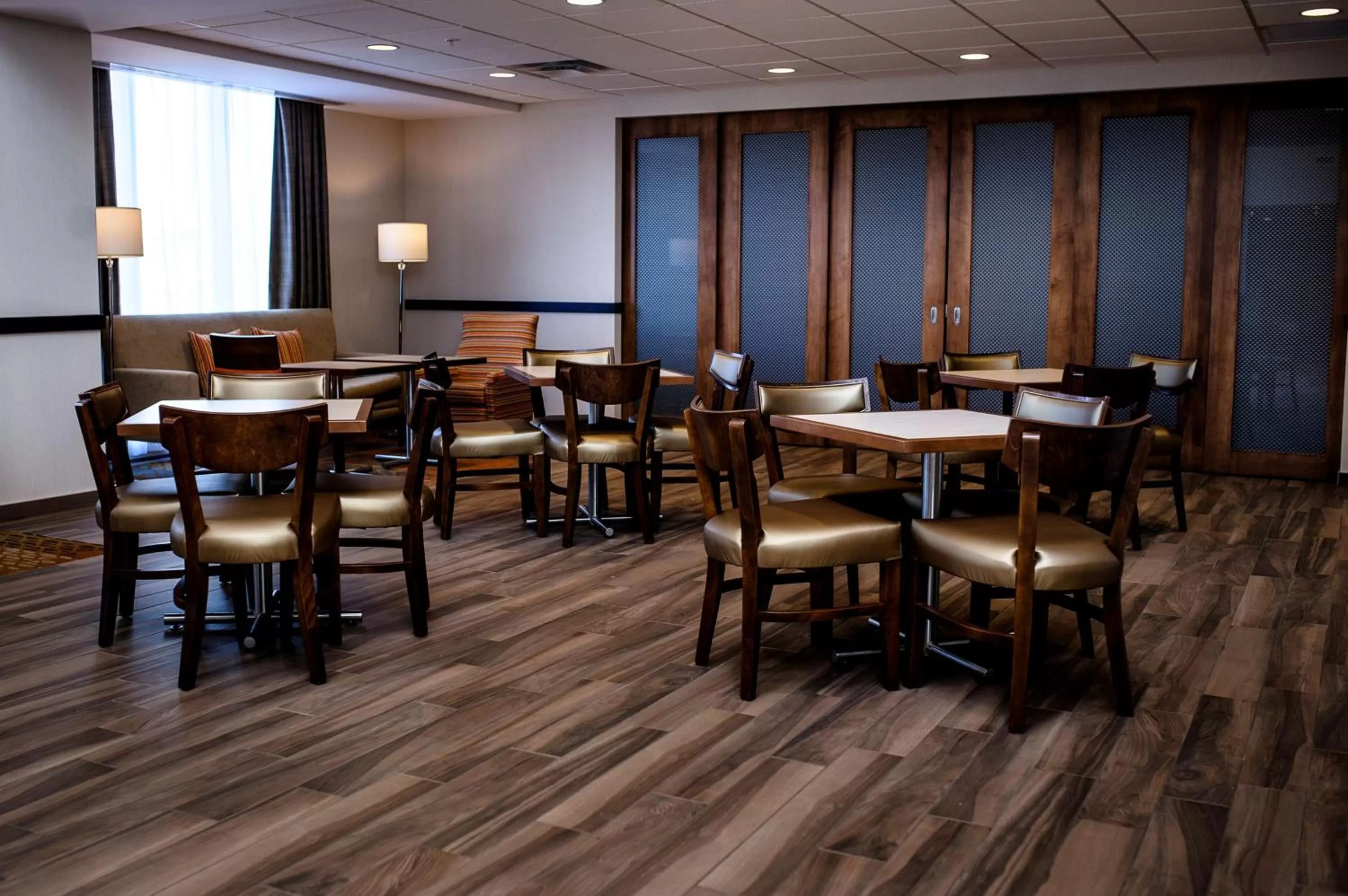 Restaurant/places to eat in Hampton Inn & Suites Truro, NS