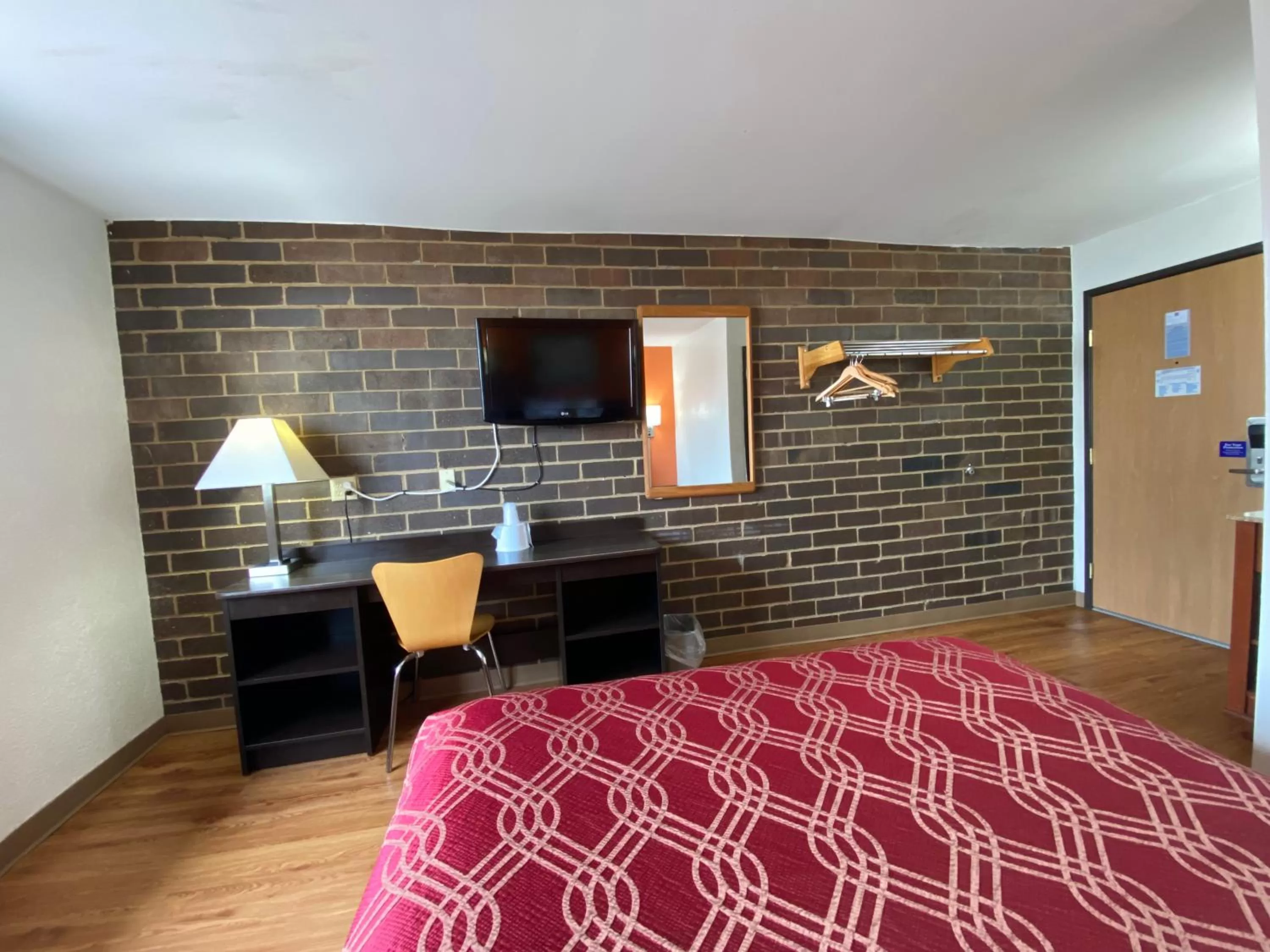 TV and multimedia, Bed in Reliance Inn