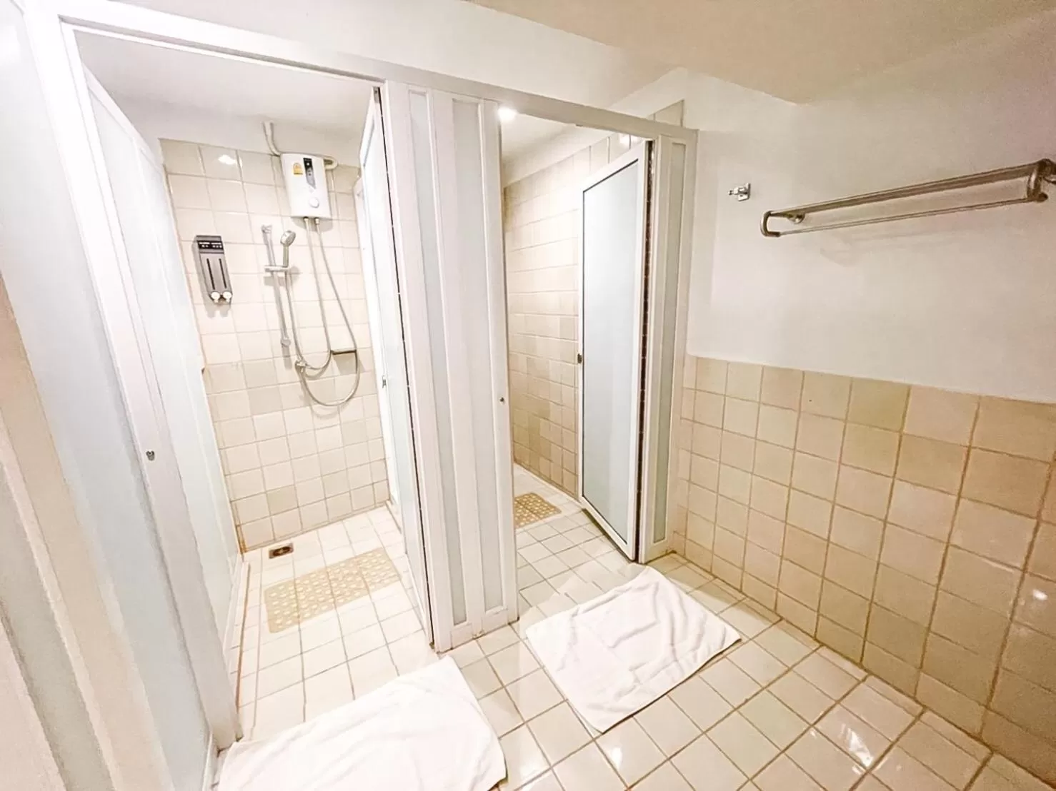 Bathroom in 99 The Gallery Hotel