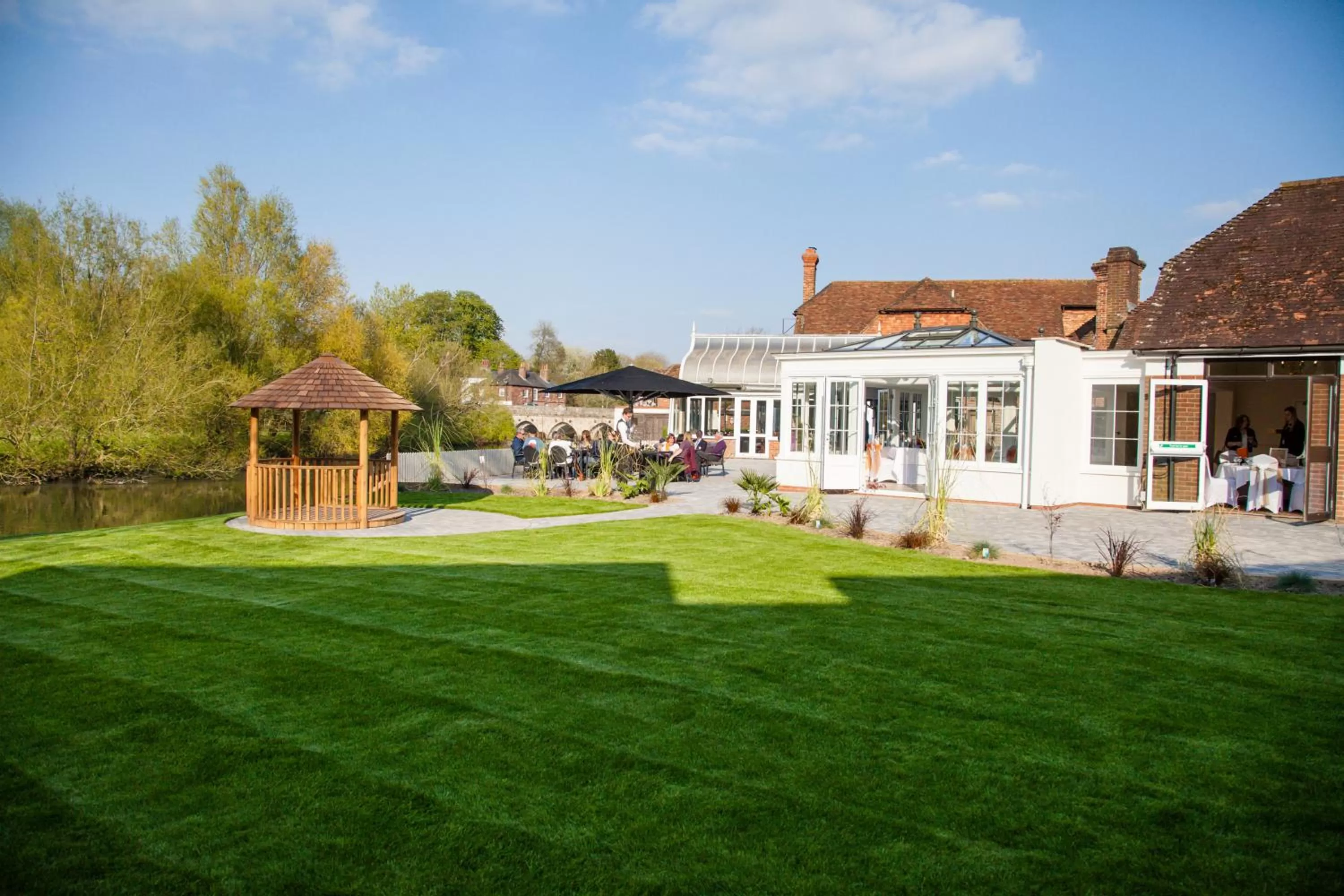 Garden in The Legacy Rose & Crown Hotel