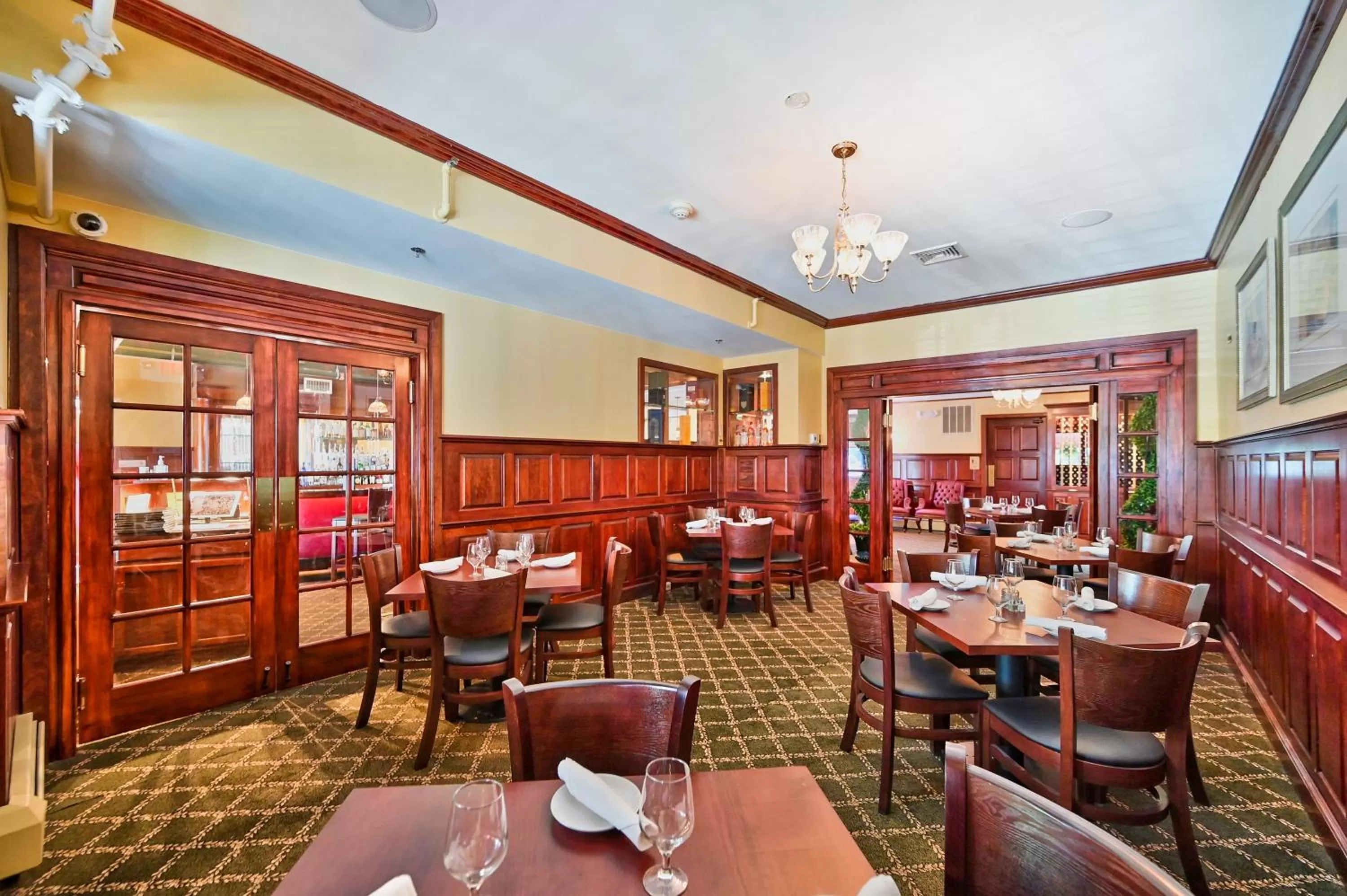 Restaurant/places to eat in Tom Quick Inn