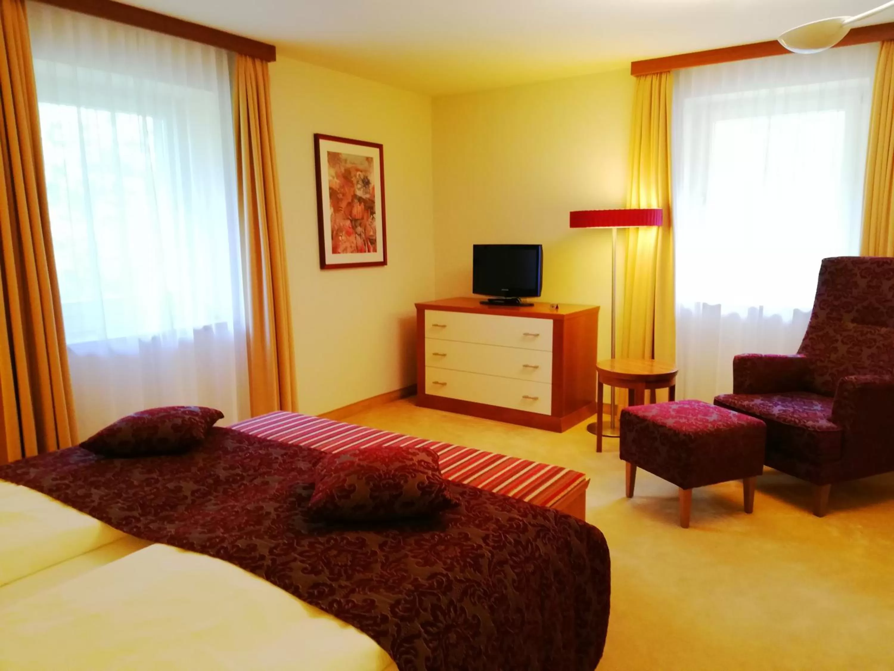 Photo of the whole room, Bed in Parkhotel Bad Schandau mit SPA