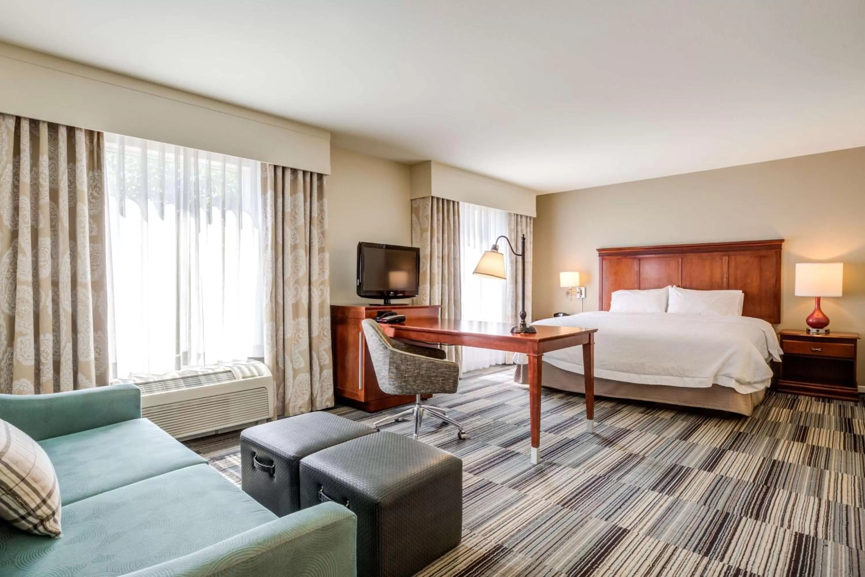 Bedroom, Bed in Hampton Inn & Suites Westford-Chelmsford