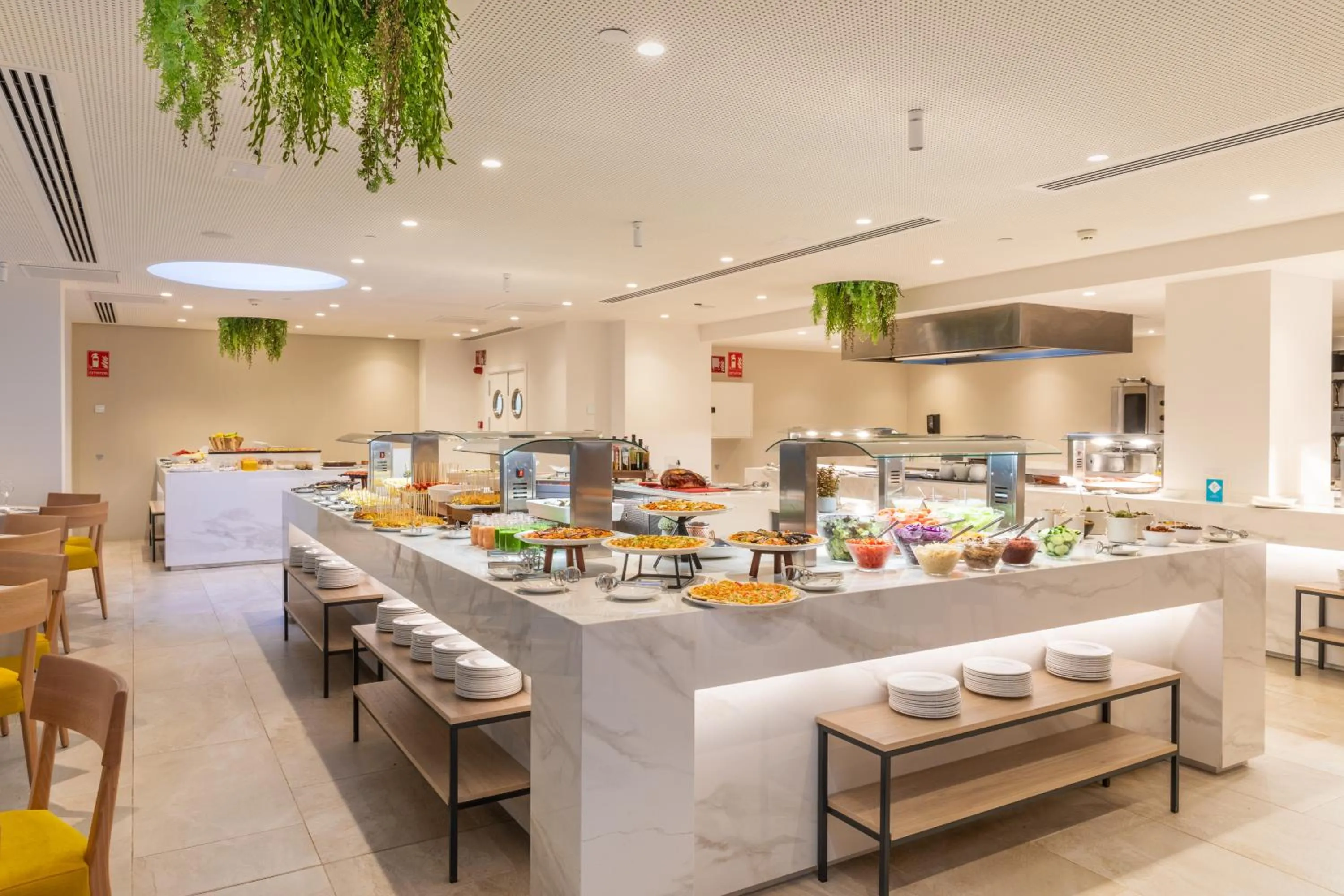 Restaurant/places to eat in JS Portocolom Suites