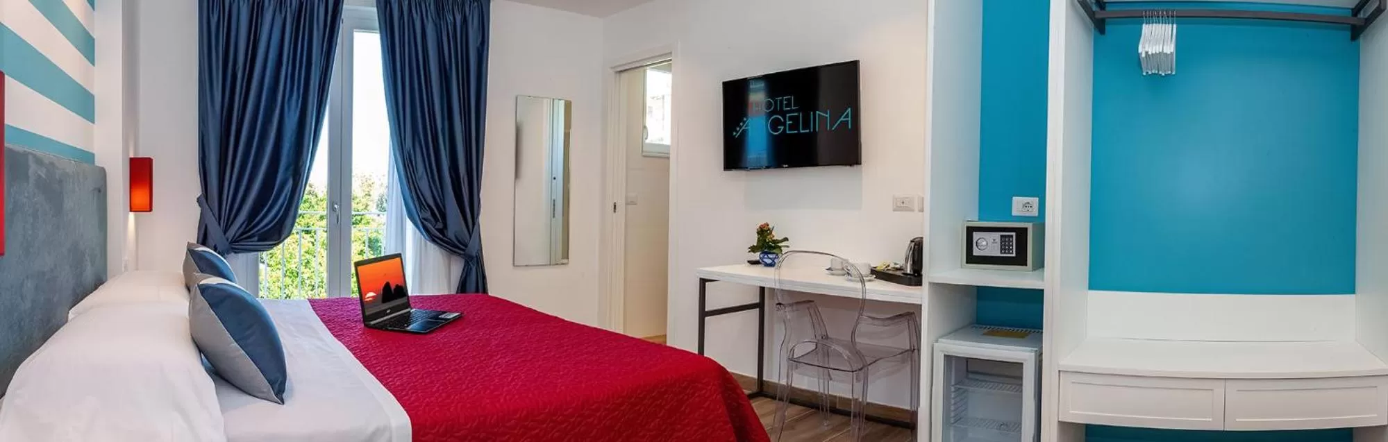 View (from property/room), Bed in Hotel Angelina