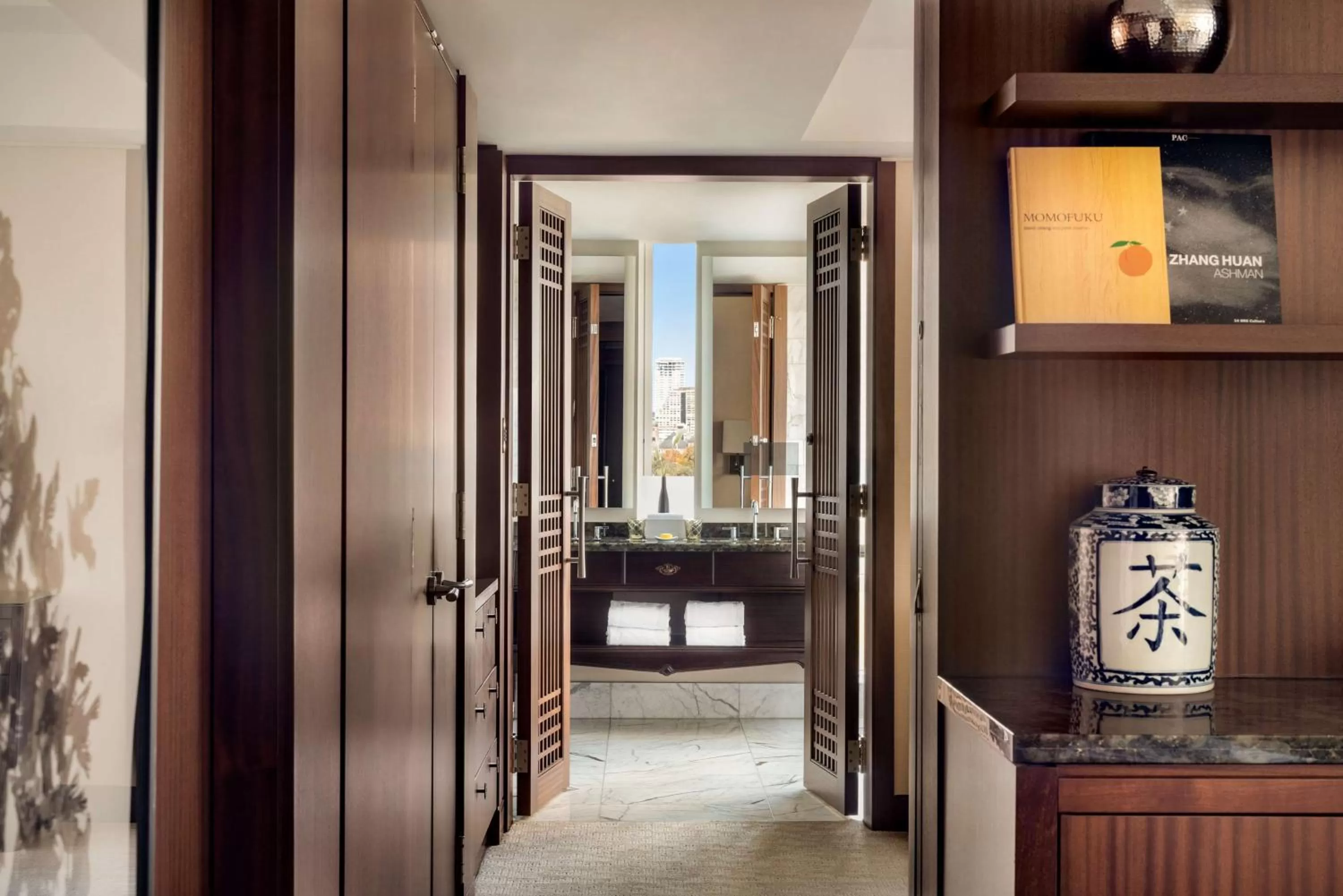 Bedroom in Shangri-La Toronto