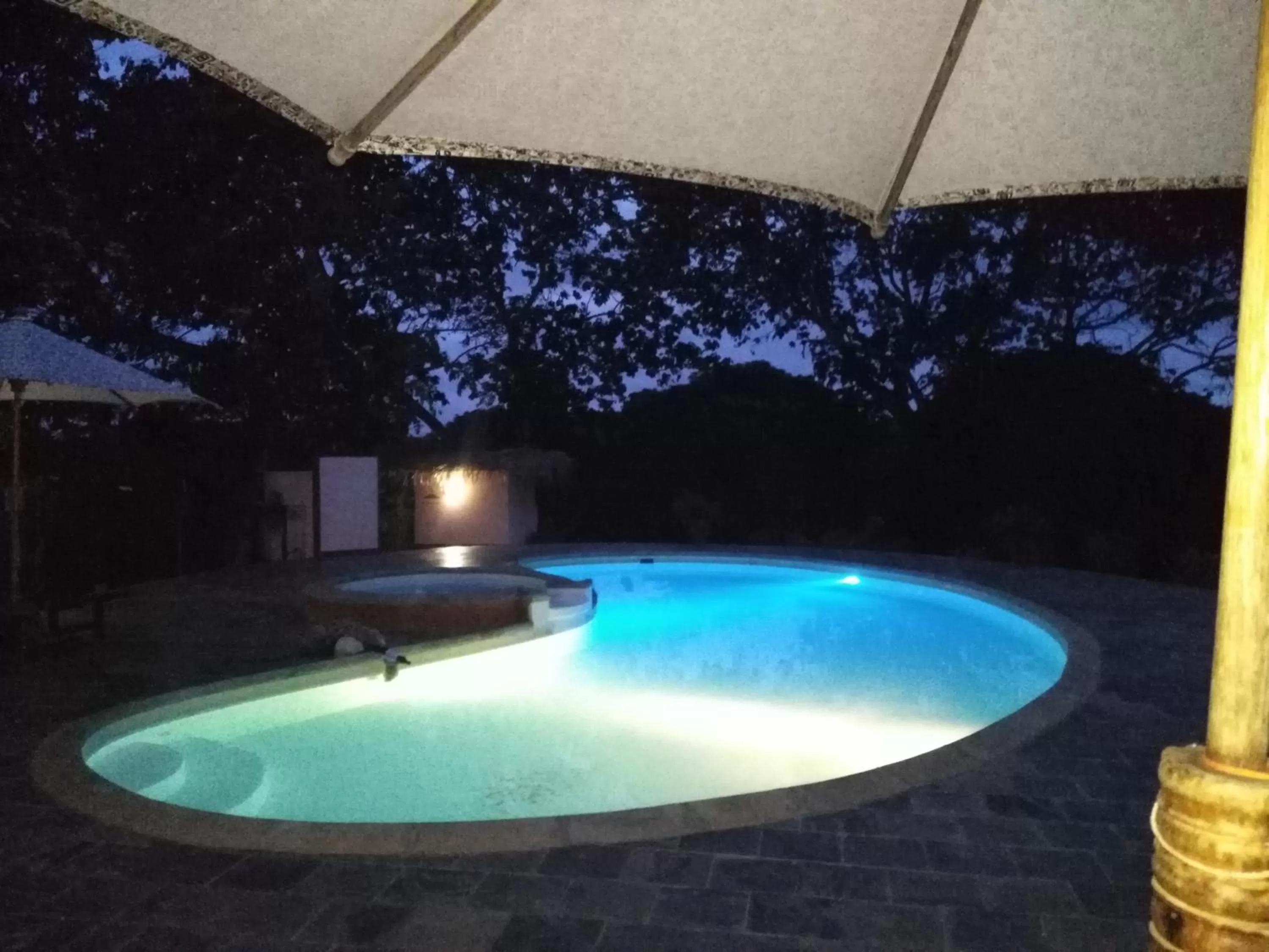 Swimming Pool in Hotel Lakana Ramena