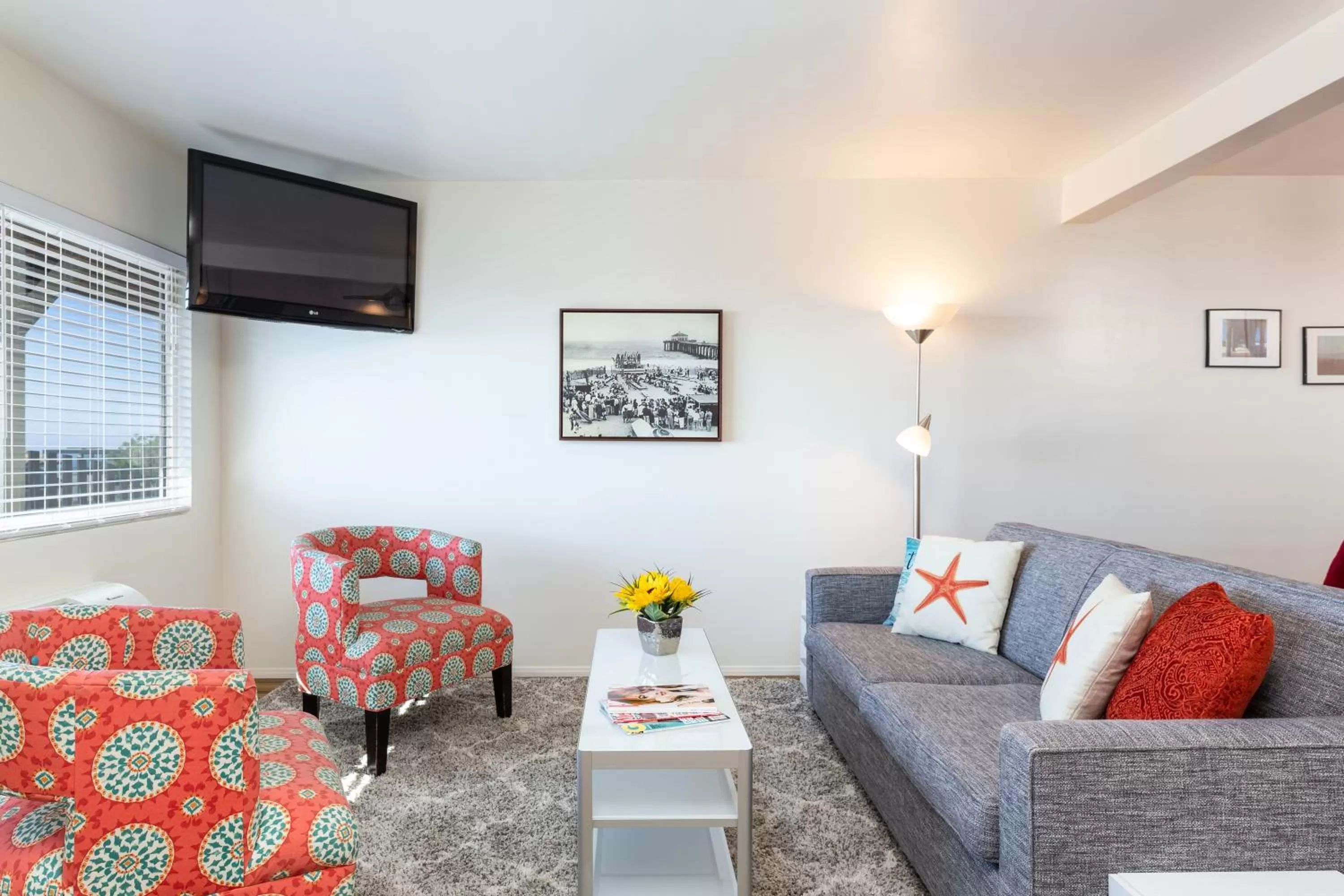 Living room in The Sea View Inn At The Beach