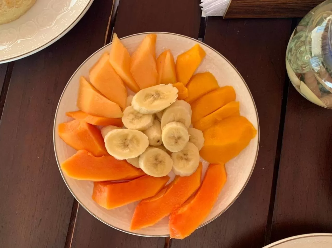 Restaurant/places to eat, Food in Najhomi Beach