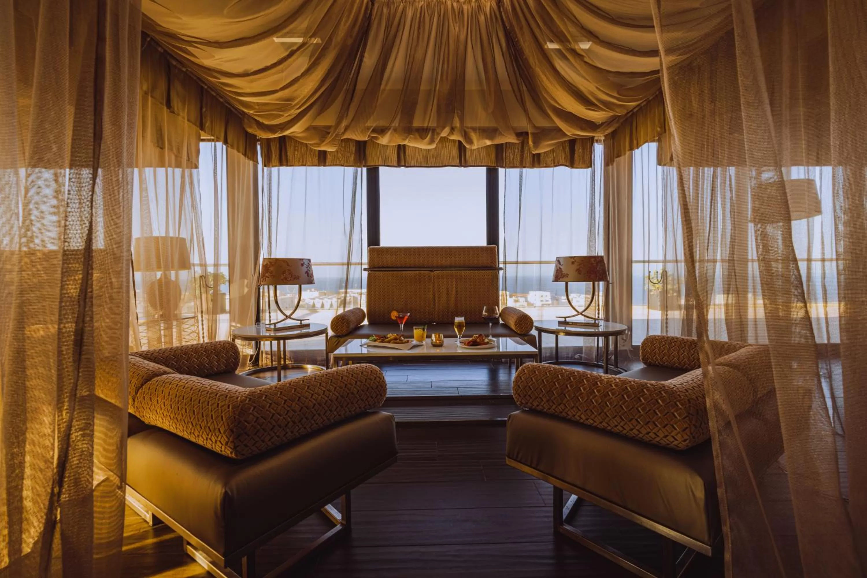 Restaurant/places to eat in AX The Palace