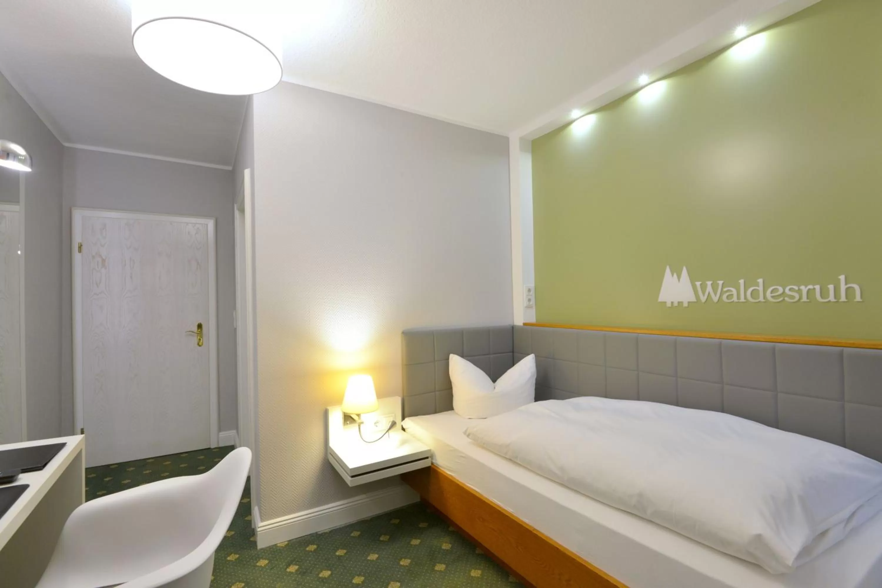 Property building, Bed in Hotel Restaurant Waldesruh