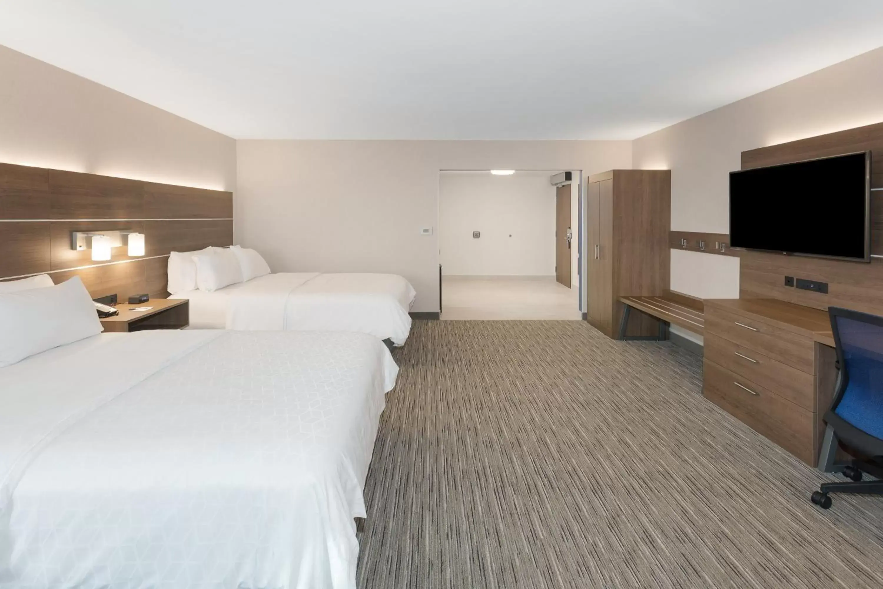 Standard Room with Two Queen Beds in Holiday Inn Express Hotel & Suites Ottawa Airport by IHG Standard Room with Two Queen Beds in Holiday Inn Express Hotel & Suites Ottawa Airport by IHG