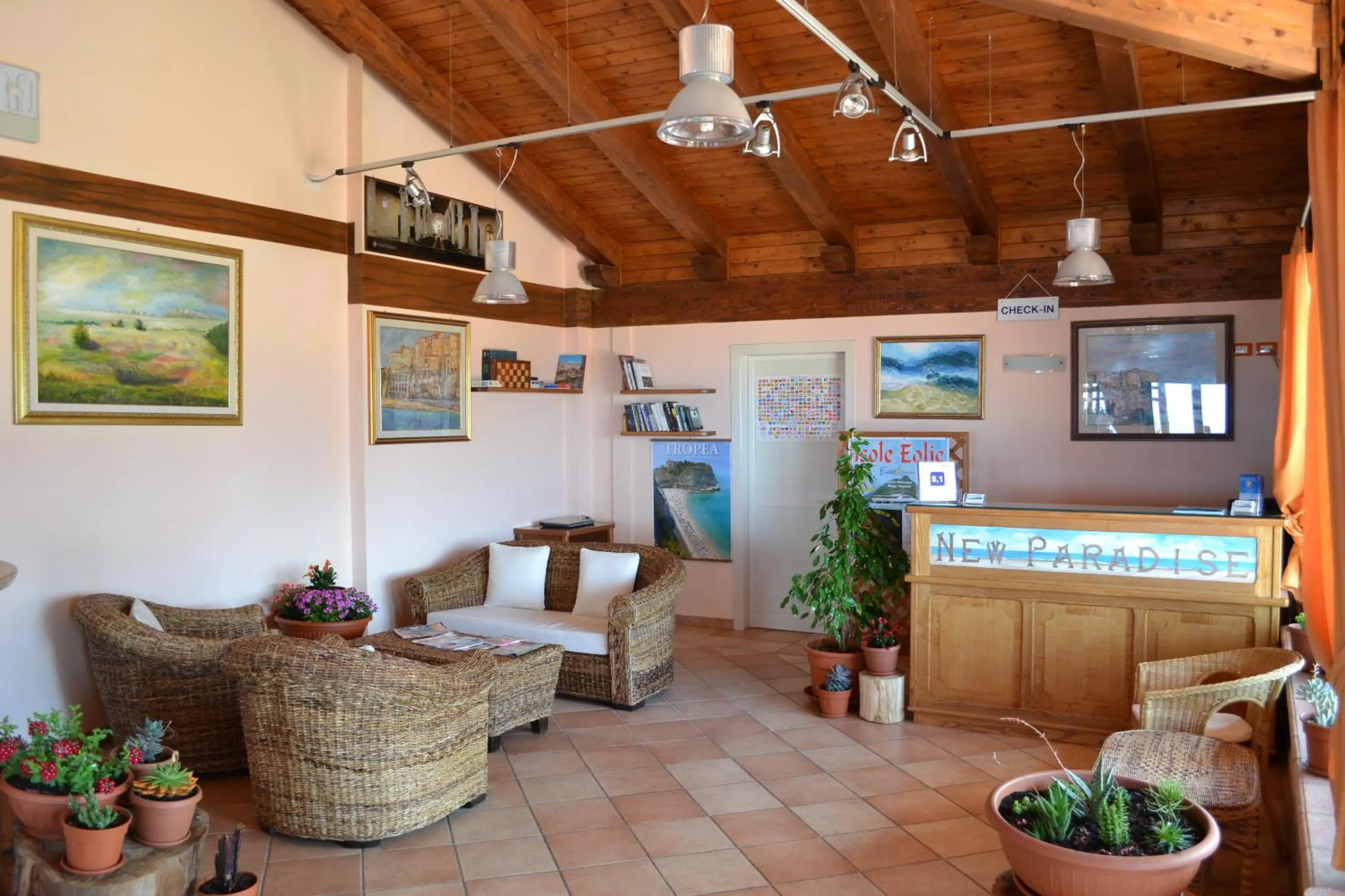 Communal lounge/ TV room in Residence New Paradise