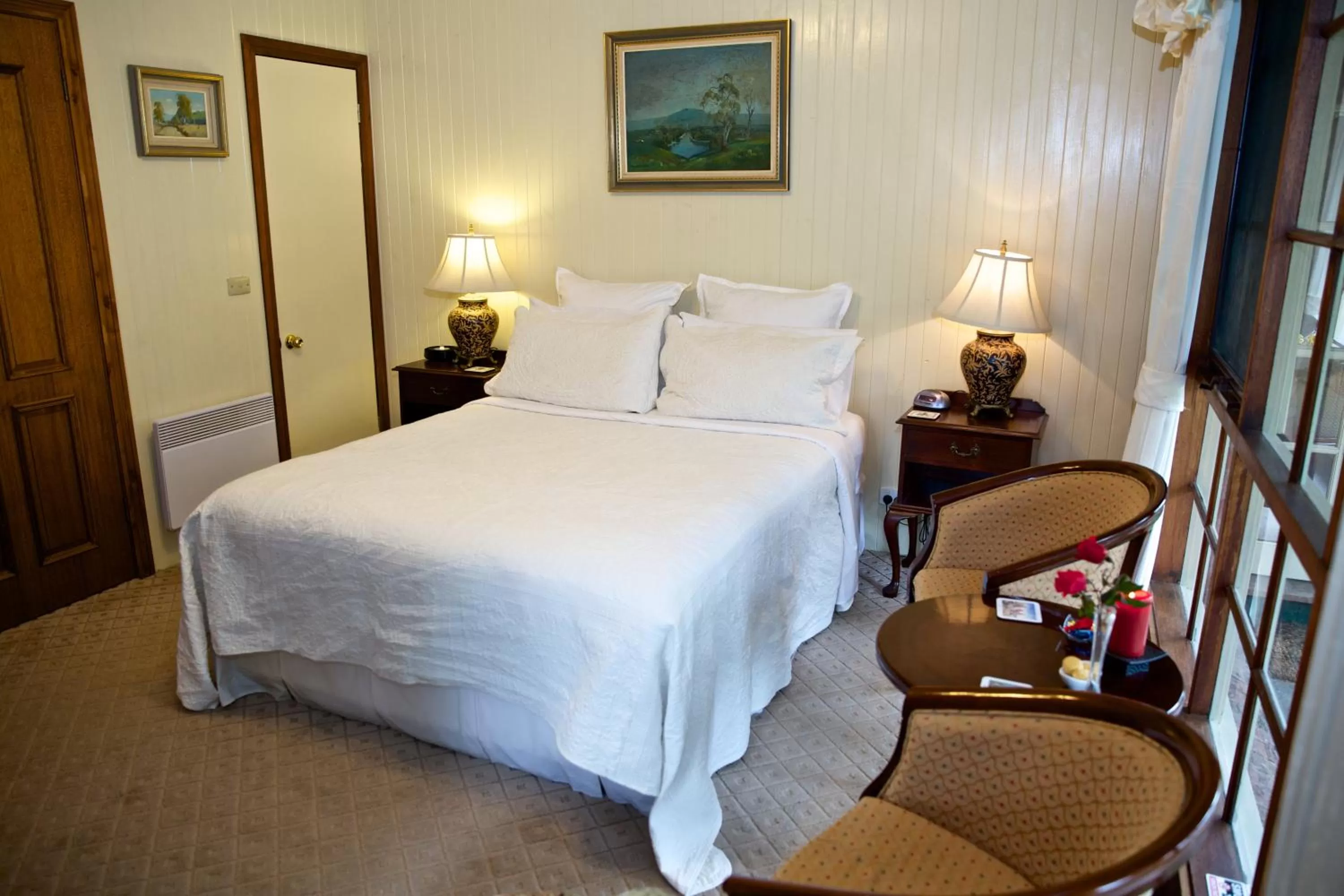 Bedroom, Bed in Holly Lane Mews