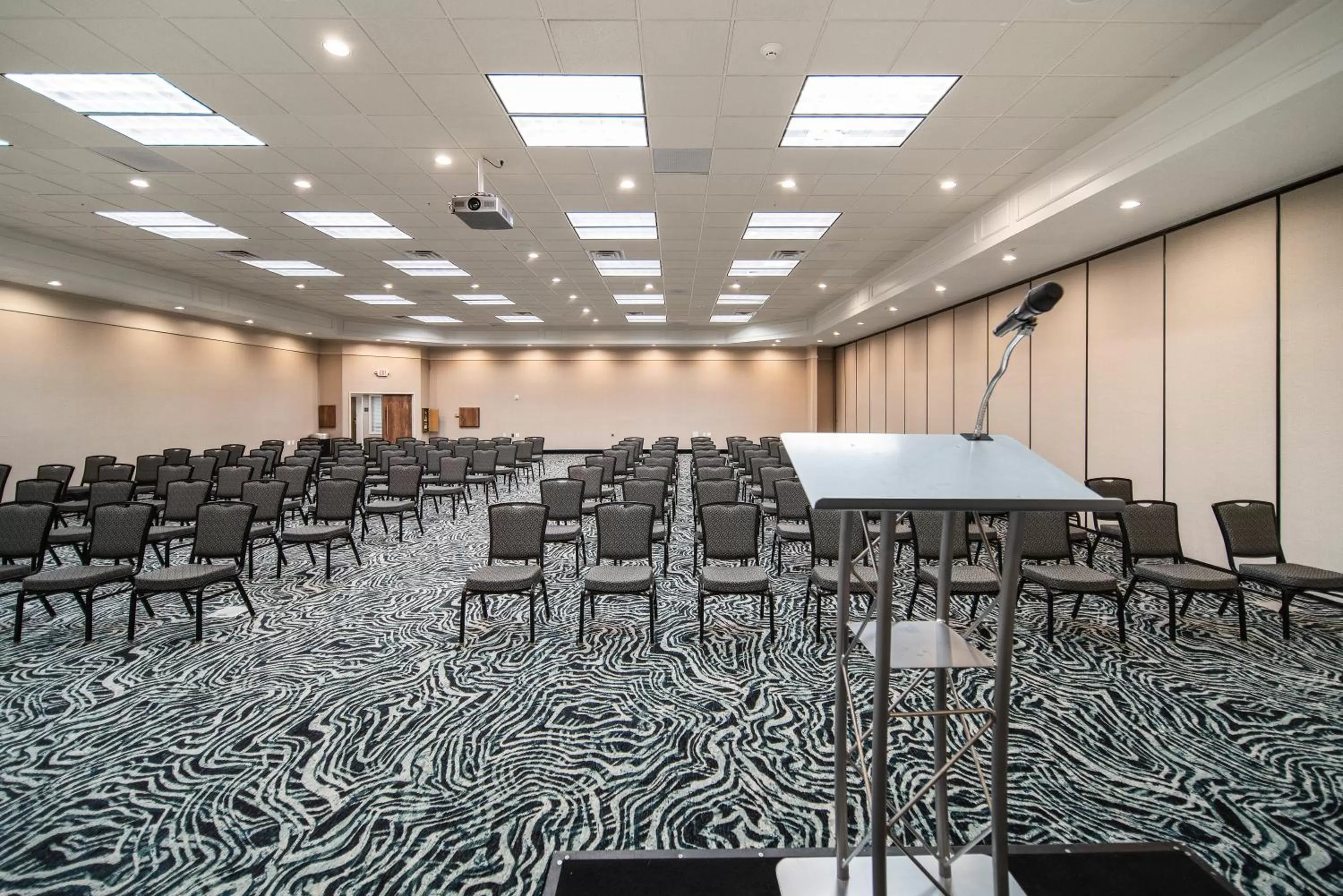 Meeting/conference room in Holiday Inn Kearney by IHG