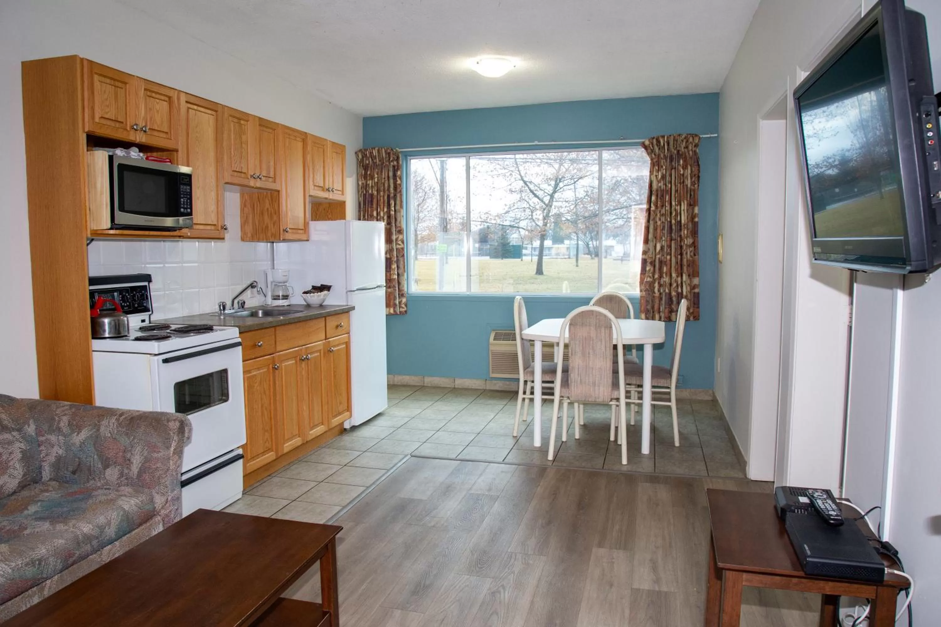Kitchen or kitchenette in Spanish Villa Resort