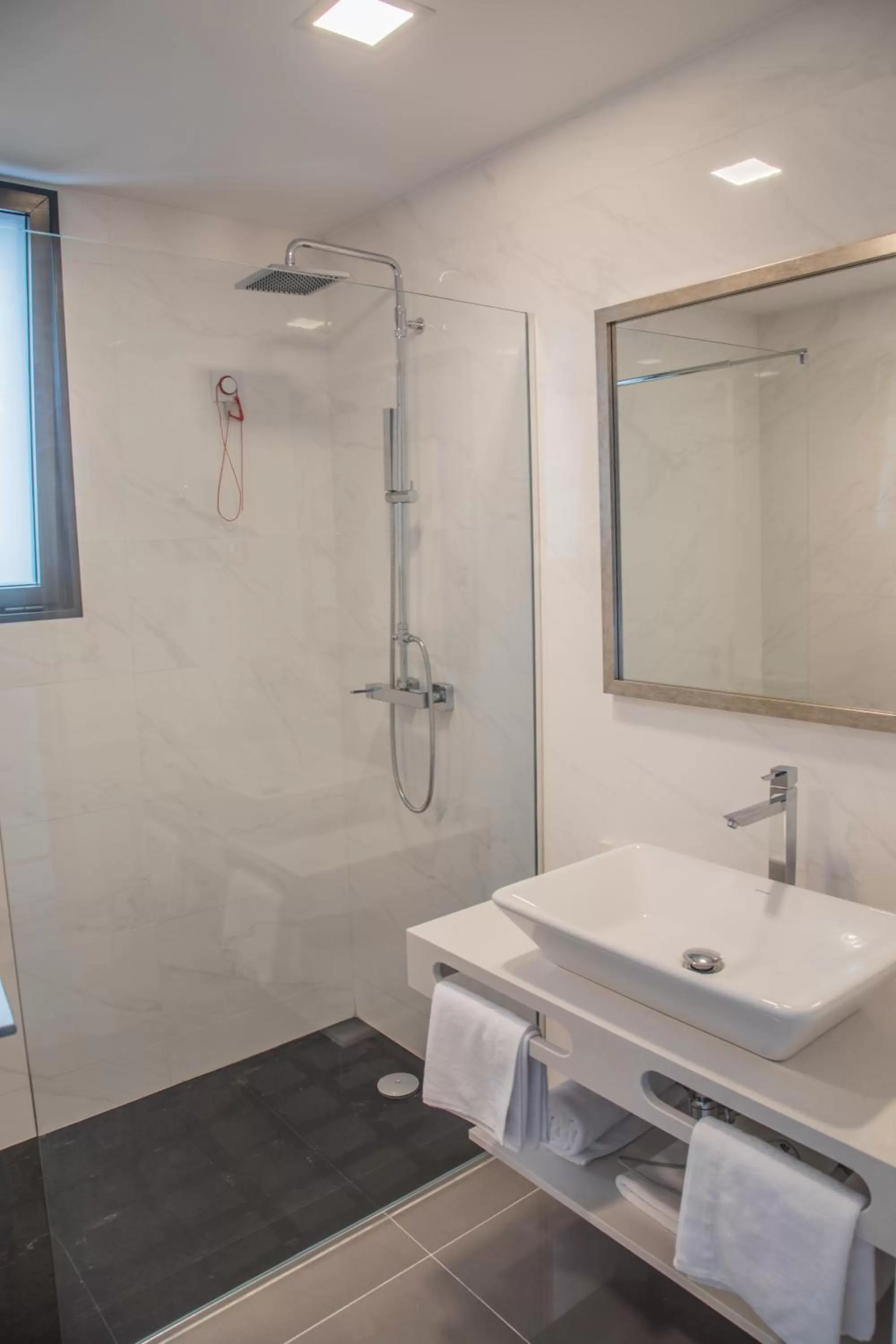 Bathroom in Calamar Hotel