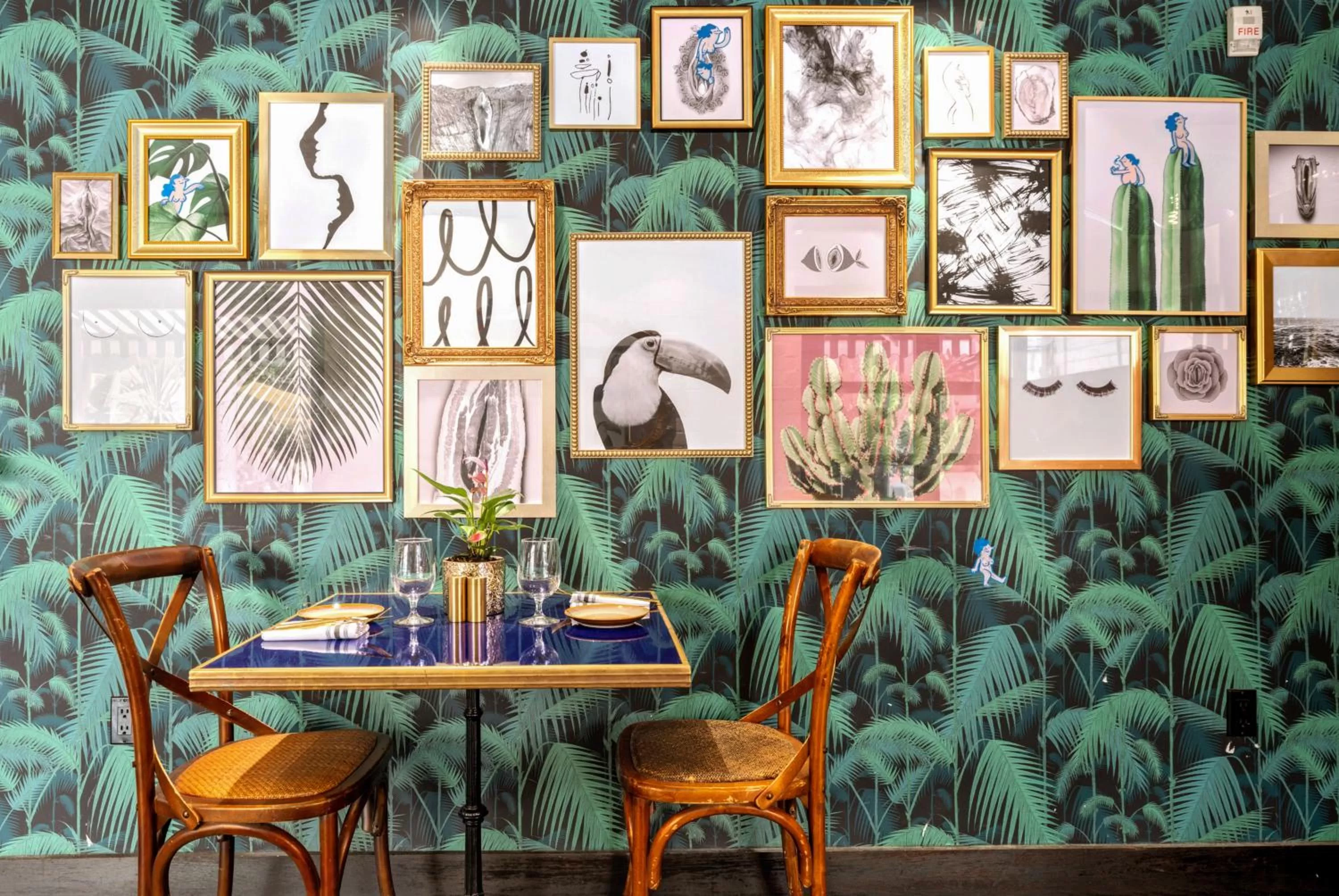 Restaurant/places to eat in The Hollywood Roosevelt