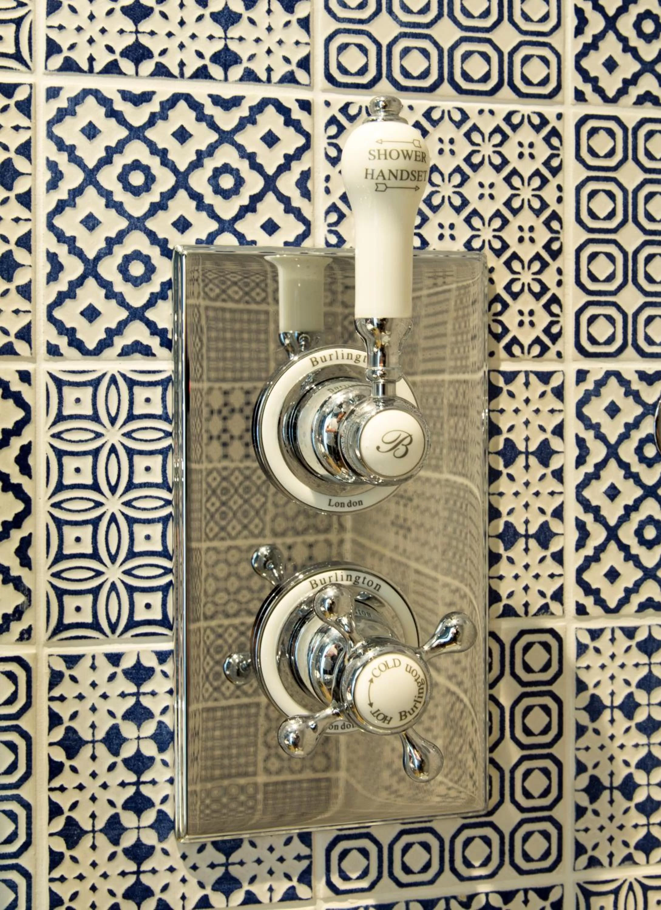 Shower in Mount Edgcumbe