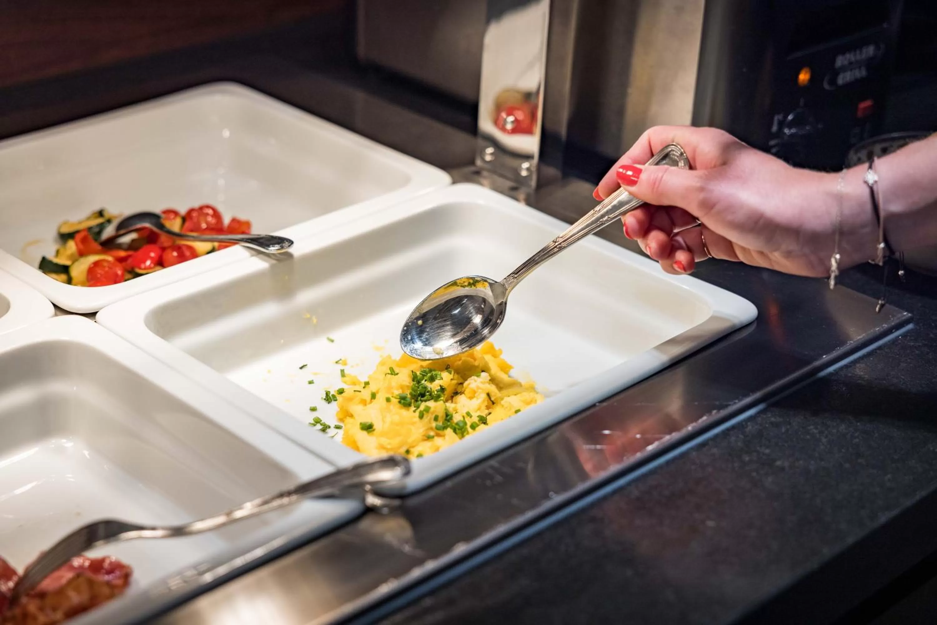 Buffet breakfast in Hotel Edlingerwirt - Sauna & Golfsimulator inklusive