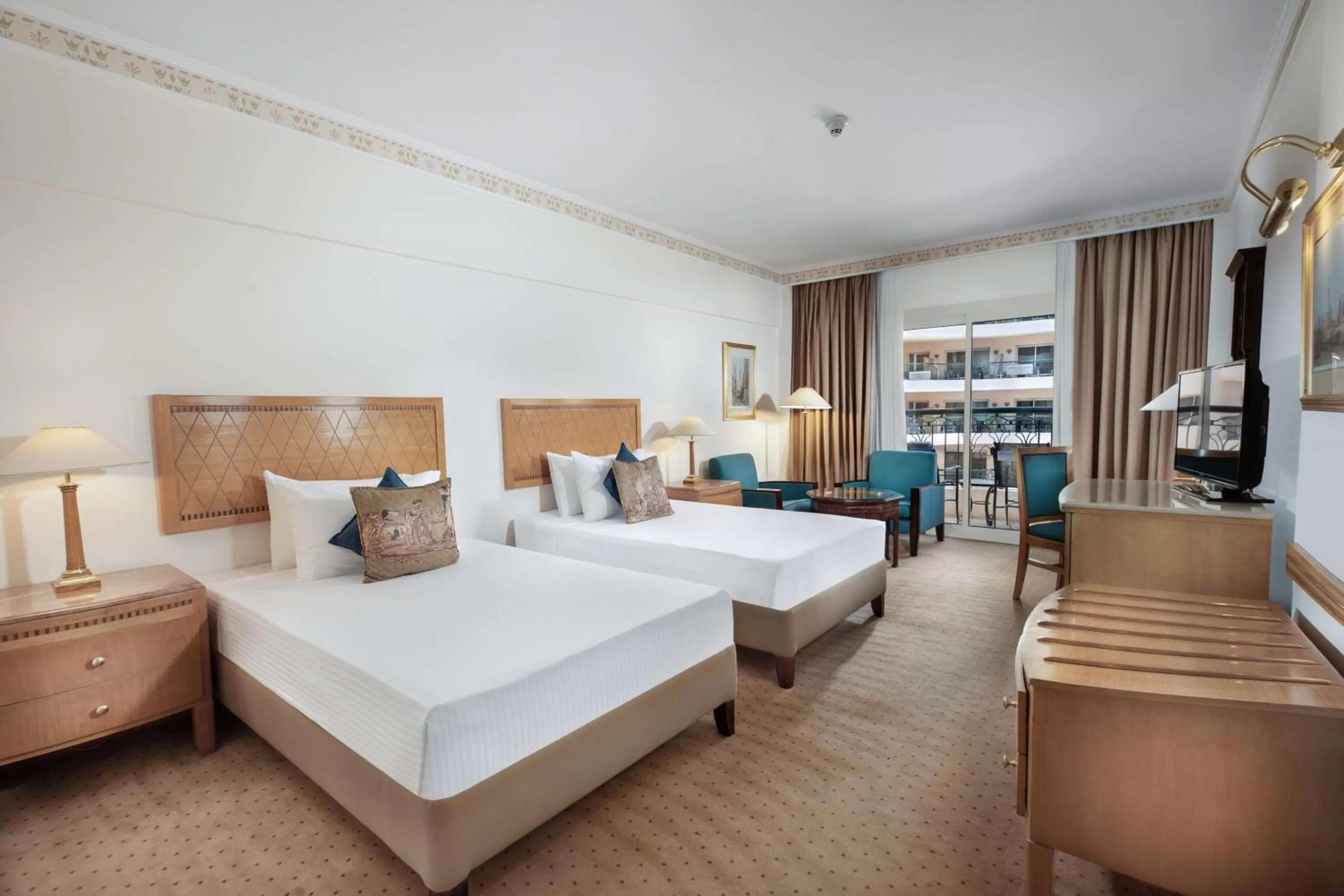 Bedroom, Bed in Steigenberger Nile Palace Luxor - Convention Center