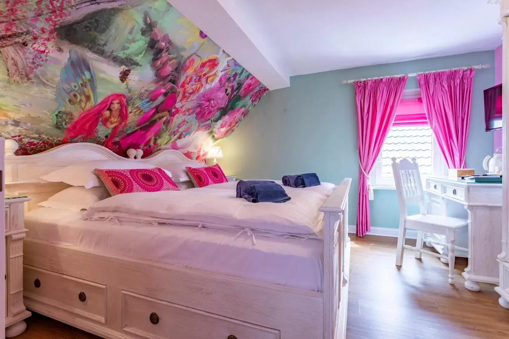 Fairy Room - single occupancy in The Little Britain Inn Themed Hotel One of a Kind In Europe Fairy Room - single occupancy in The Little Britain Inn Themed Hotel One of a Kind In Europe