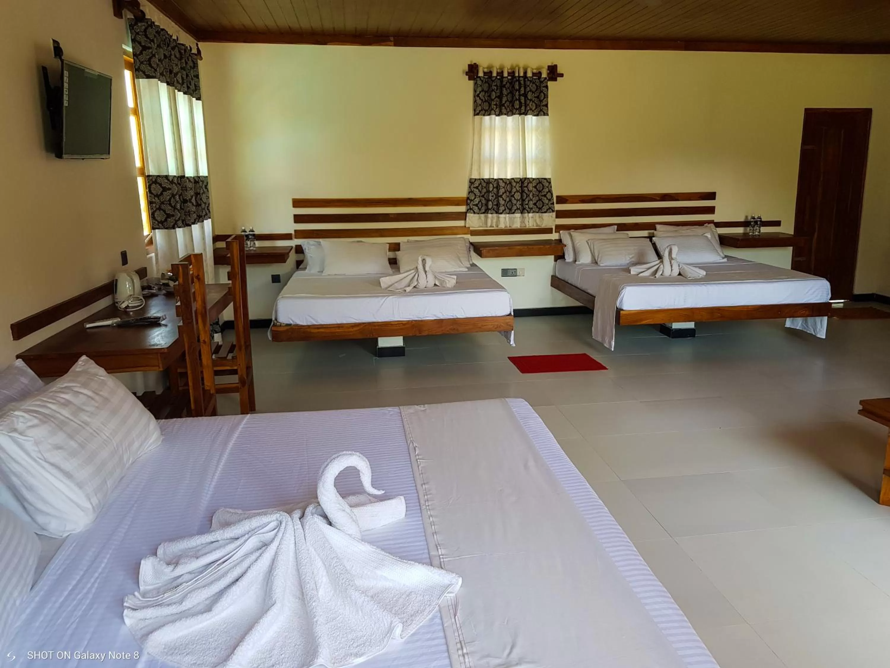 Bed in Eco Hotel Black & White - Anuradhapura