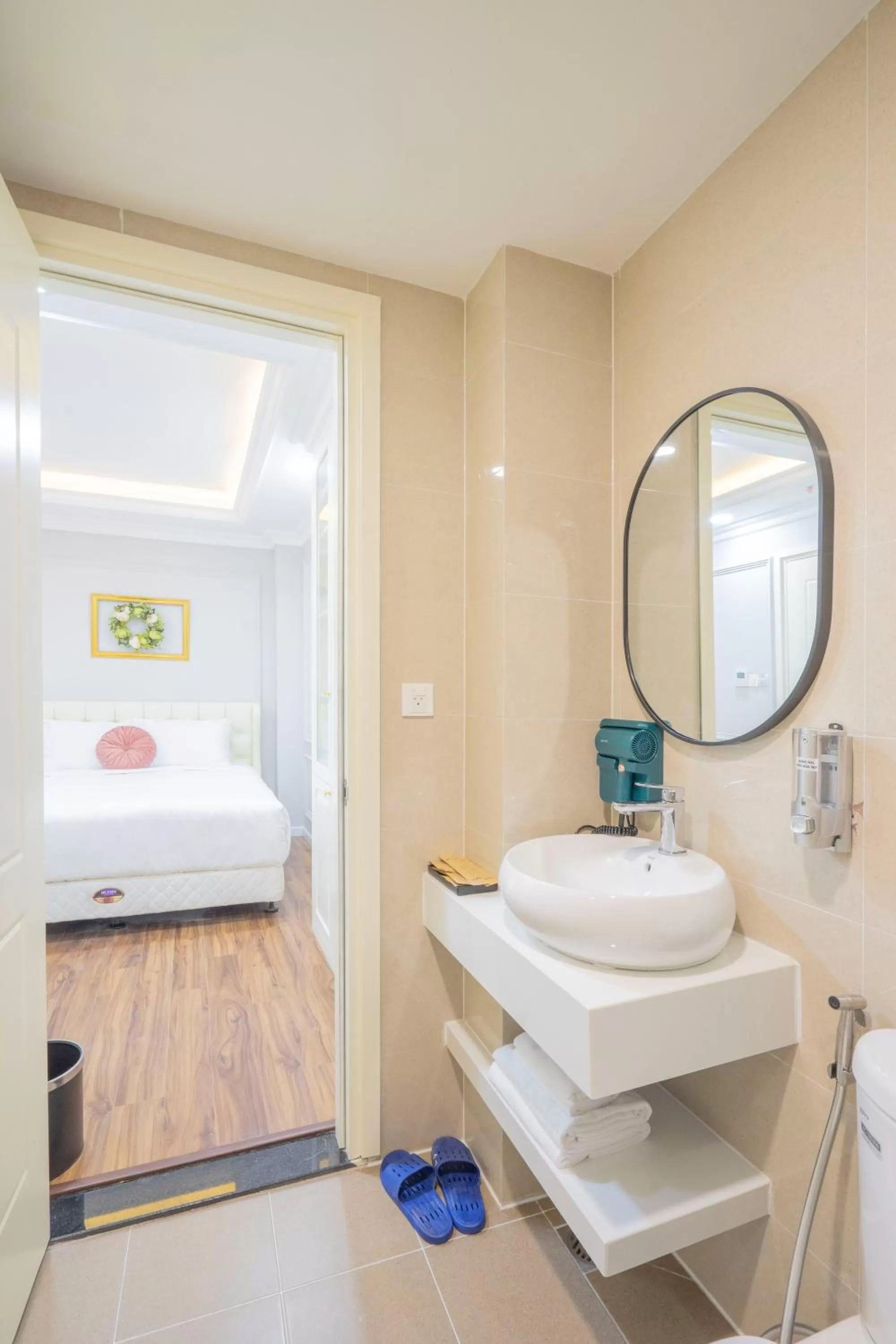 Toilet, Bathroom in SAZI HOTEL - BÙI THỊ XUÂN