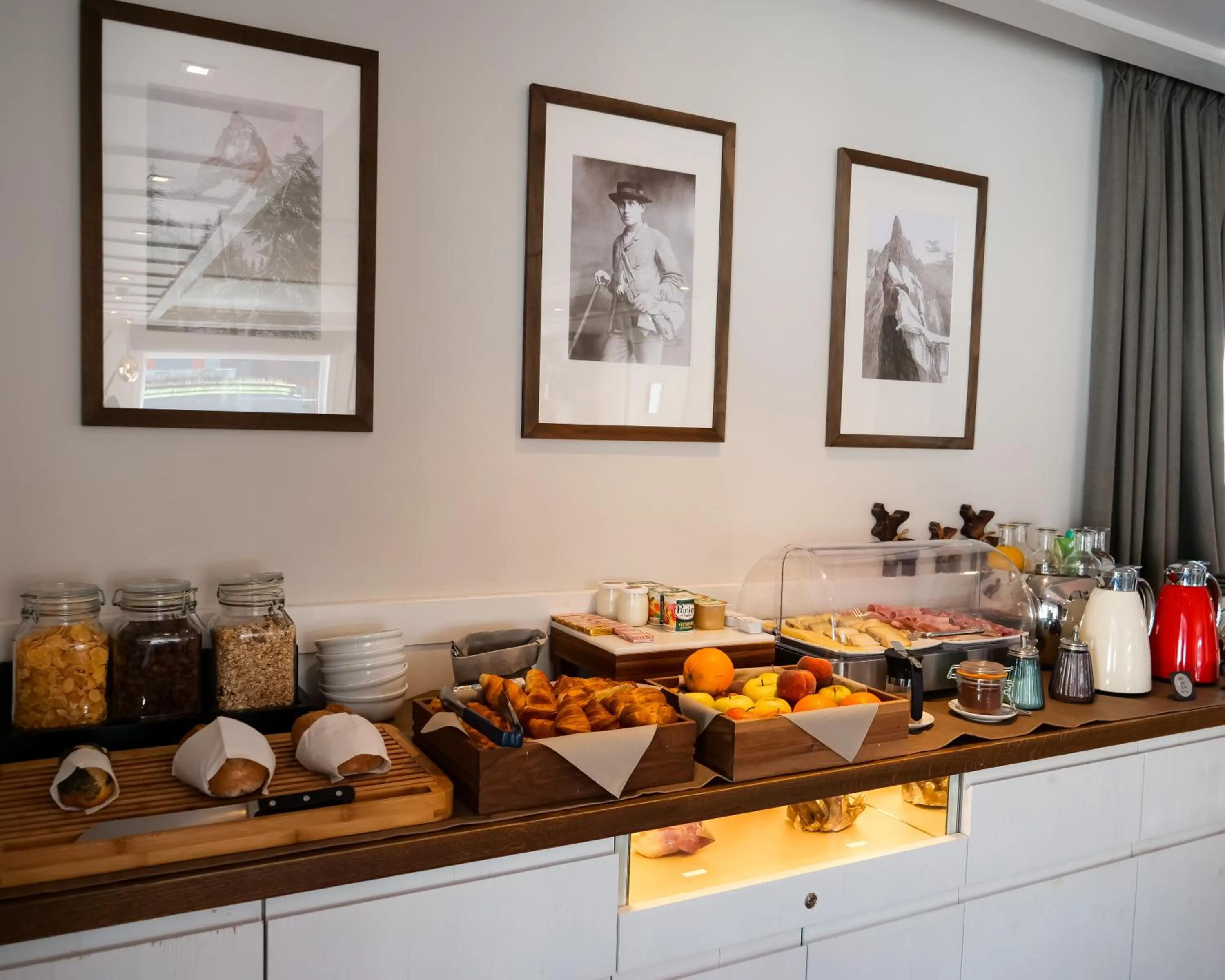 Breakfast in Chalet hôtel le Whymper