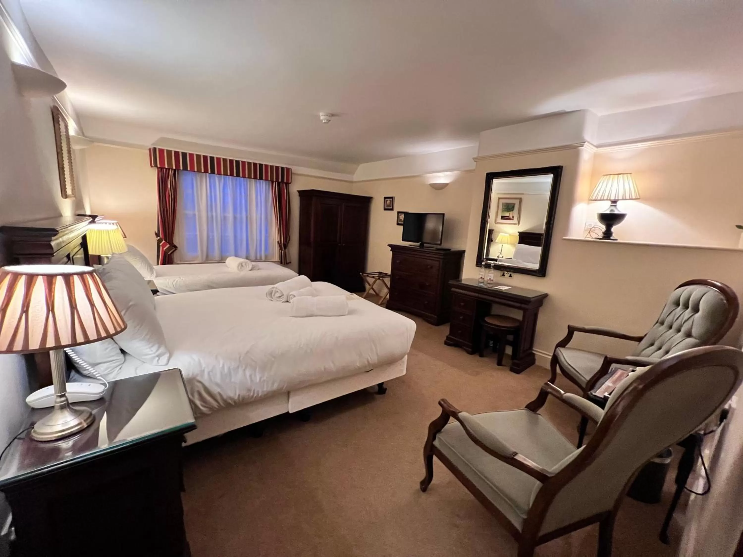 TV and multimedia, Bed in The Royal Lion Hotel