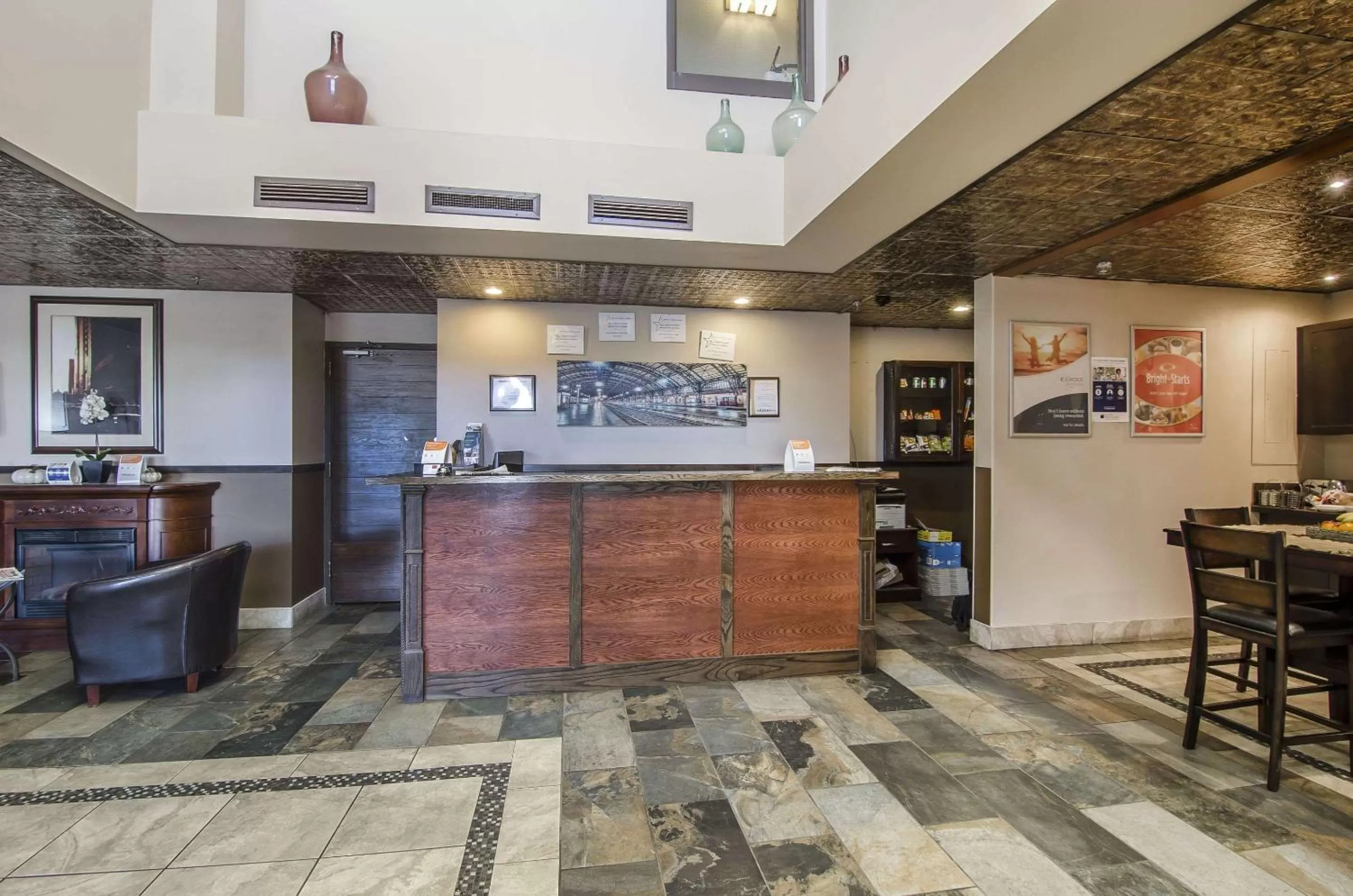 Lobby or reception in Econo Lodge Lloydminster