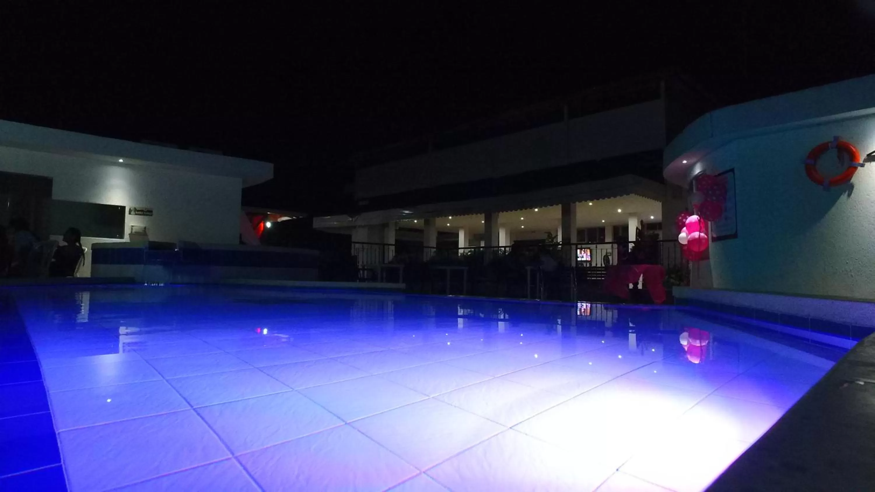 Swimming Pool in Hotel Cafe Plaza